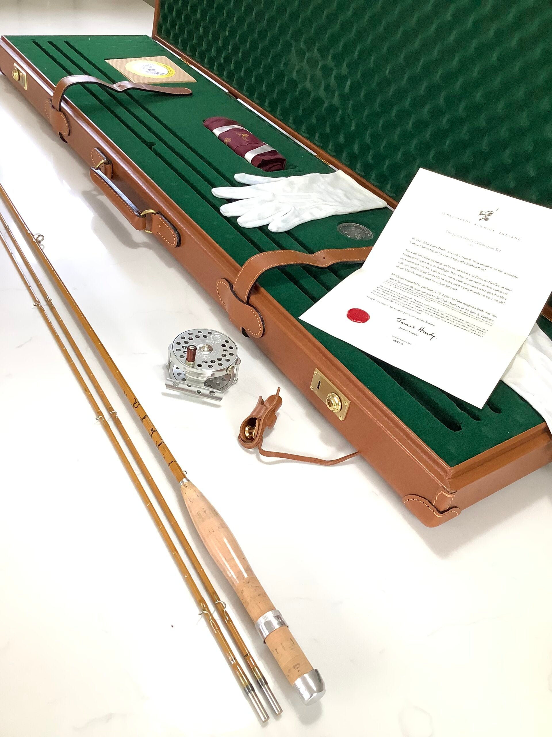 Luxury Set JAMES HARDY CELEBRATION CC DE FRANCE Presentation outfit