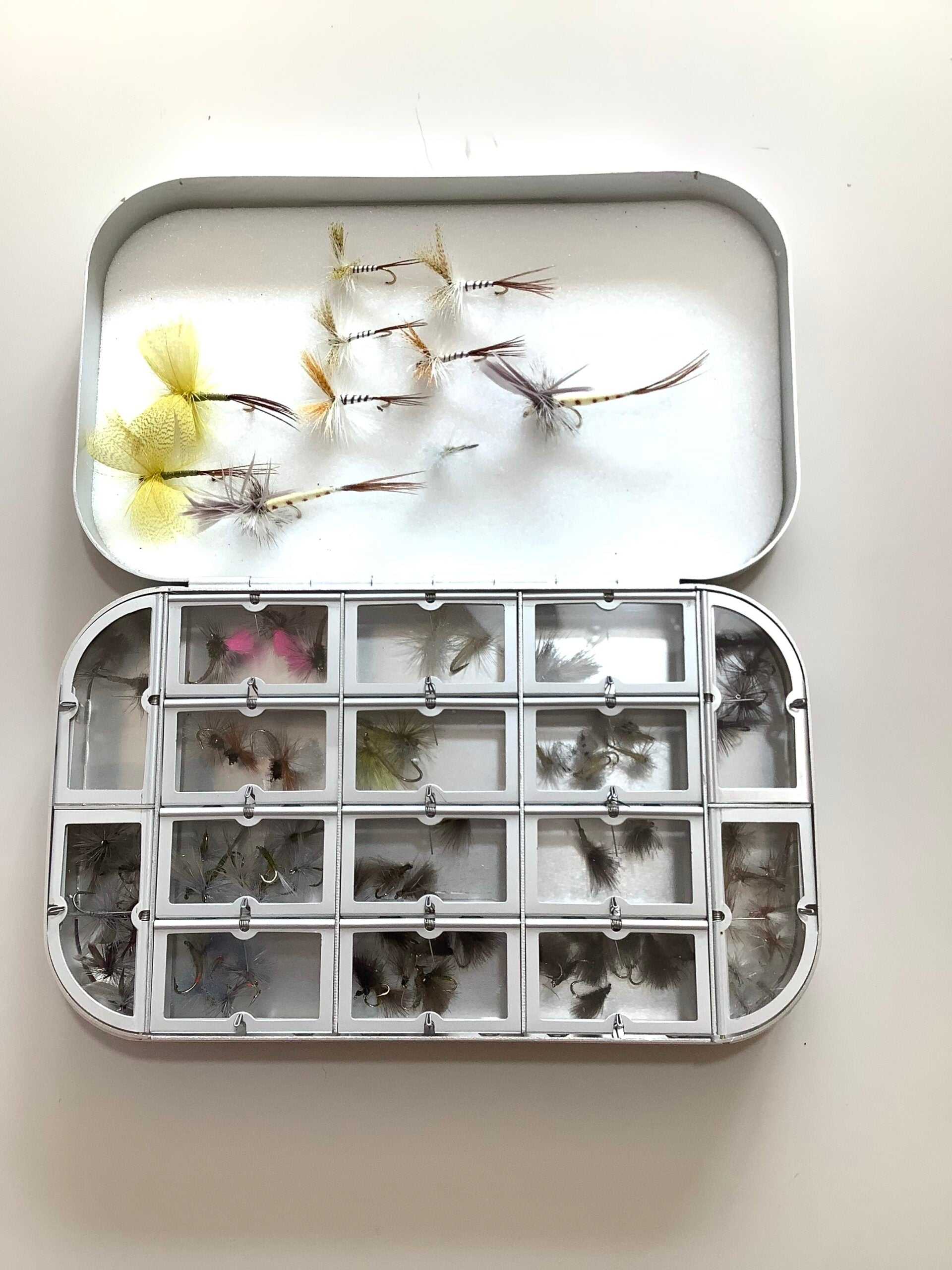 New Richard Wheatley Large compartment Dry and Wet Fly Box plus Flies