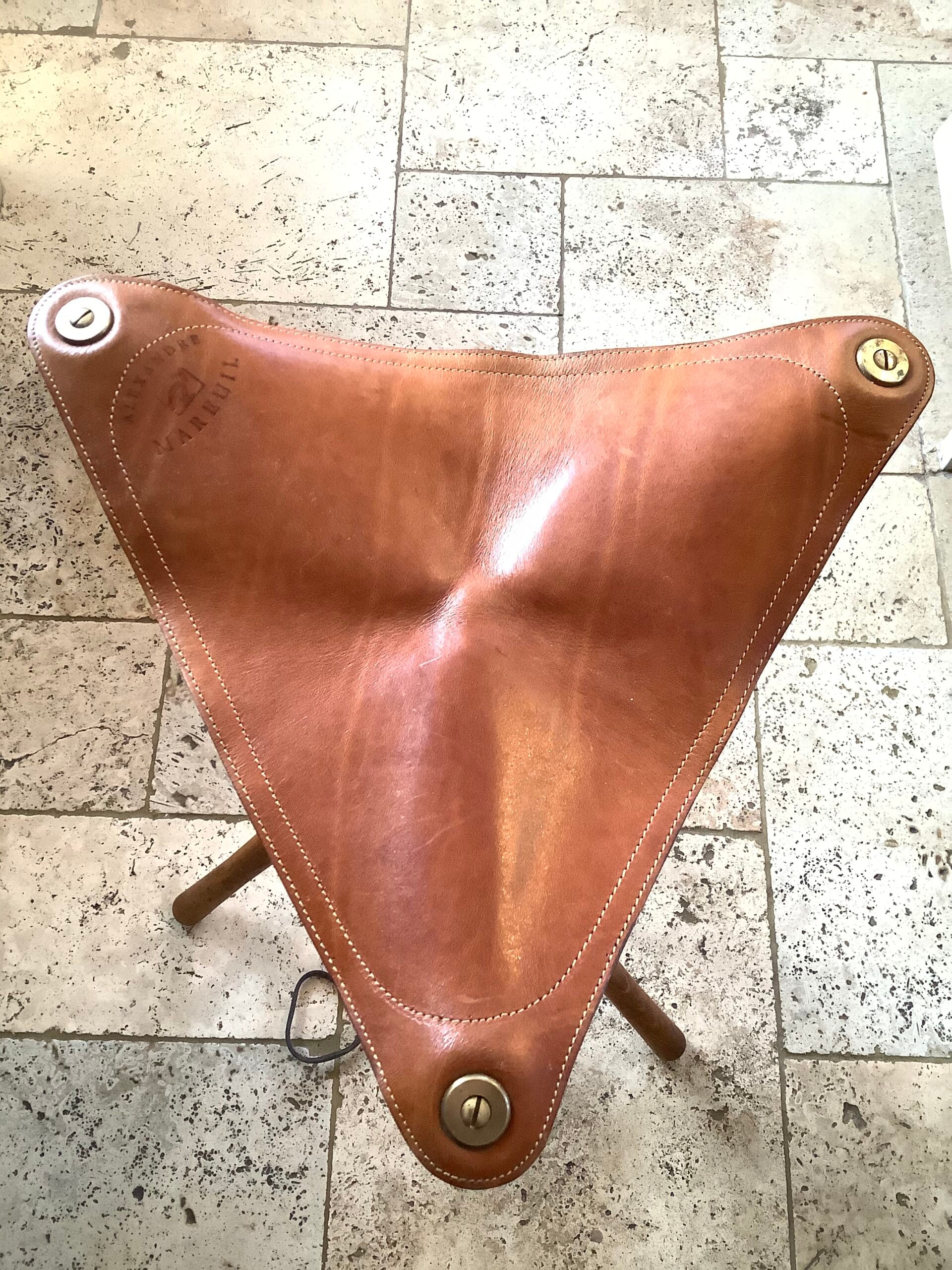 Alexander Mareuil outdoor hunting/fishing tripod stool seat