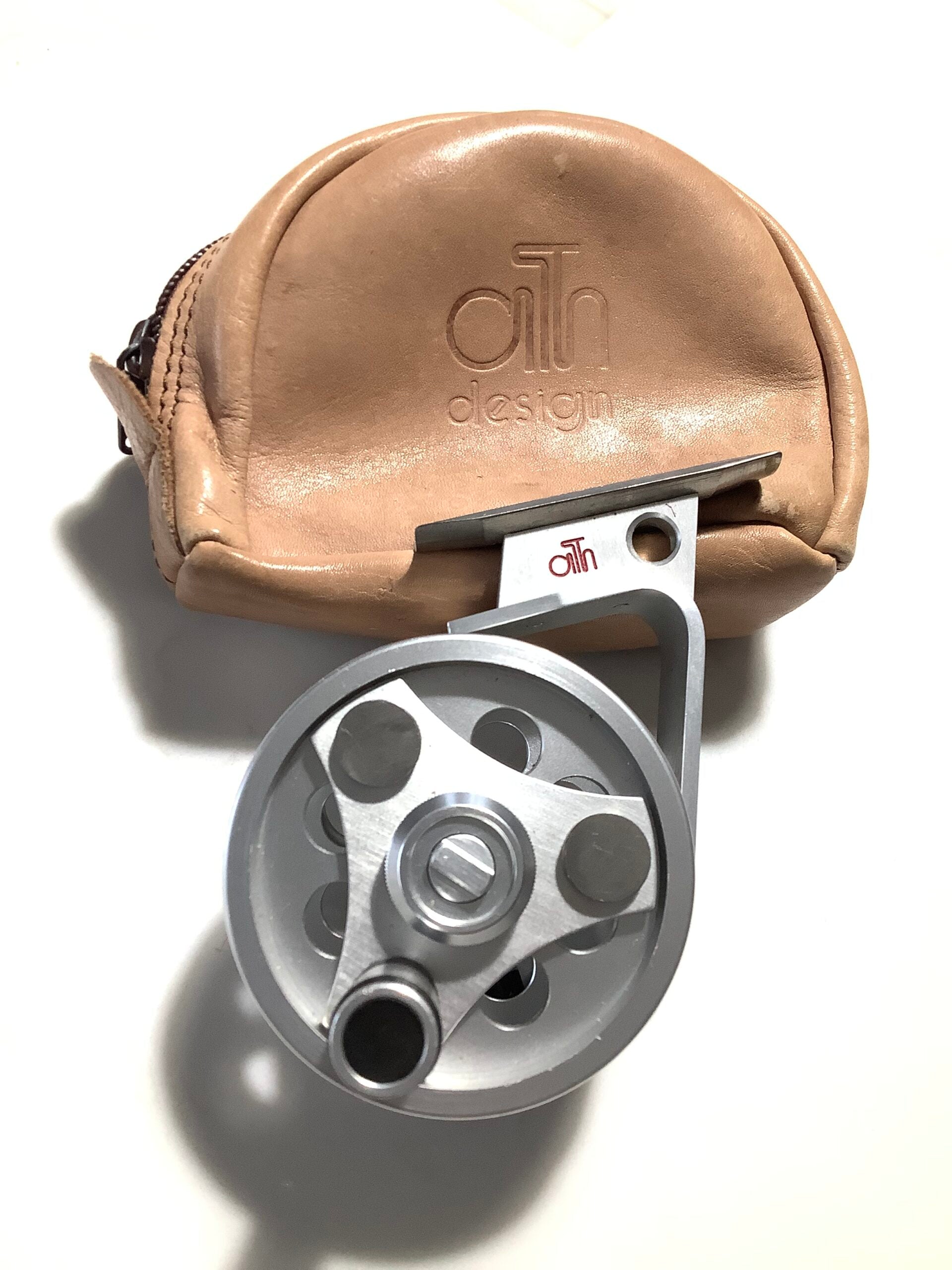Scarce ARI T HART “AR” Fly Reel