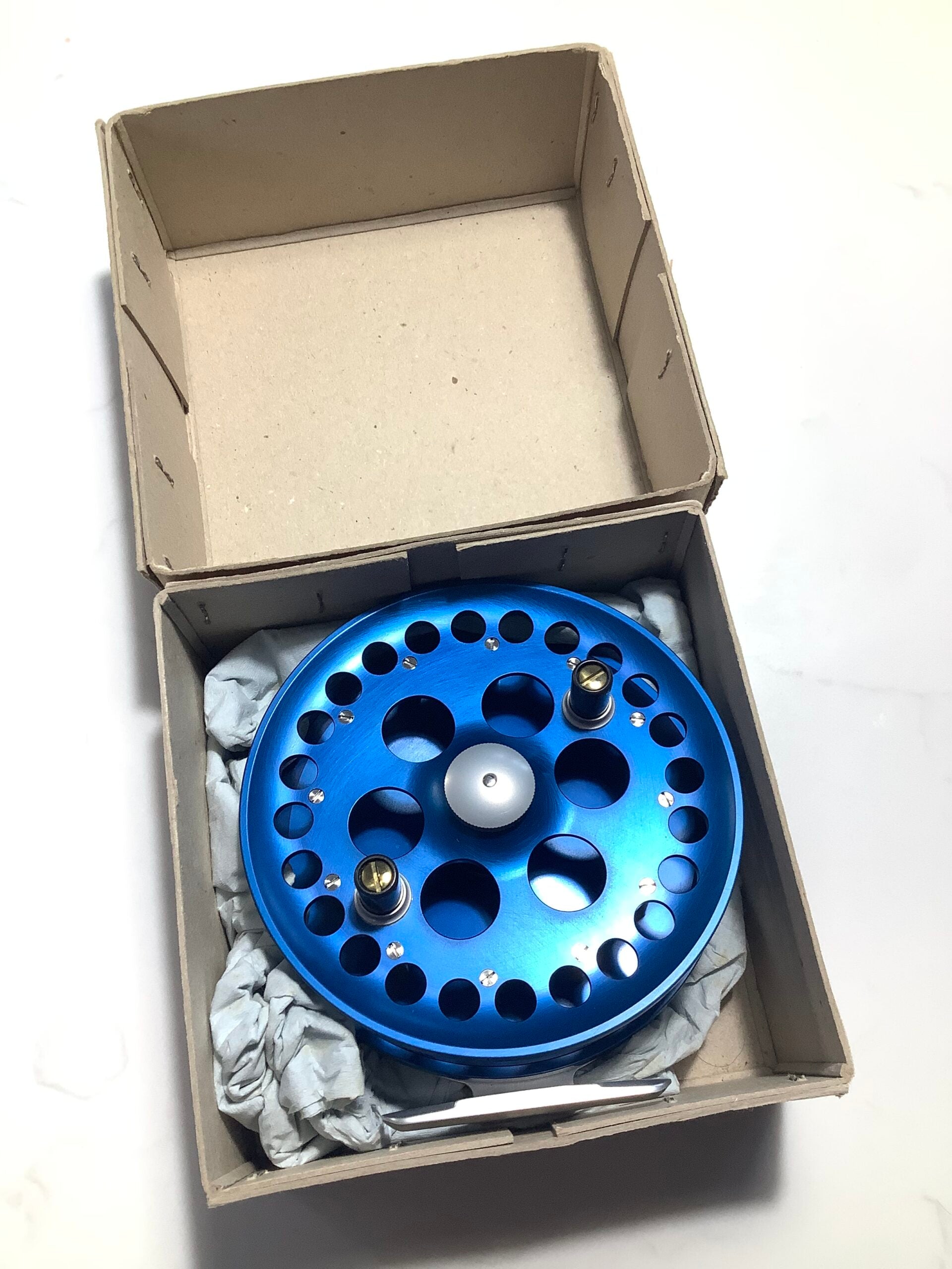 New unused ADCOCK STANTON 5” Royal Blue Centrepin (Only One)