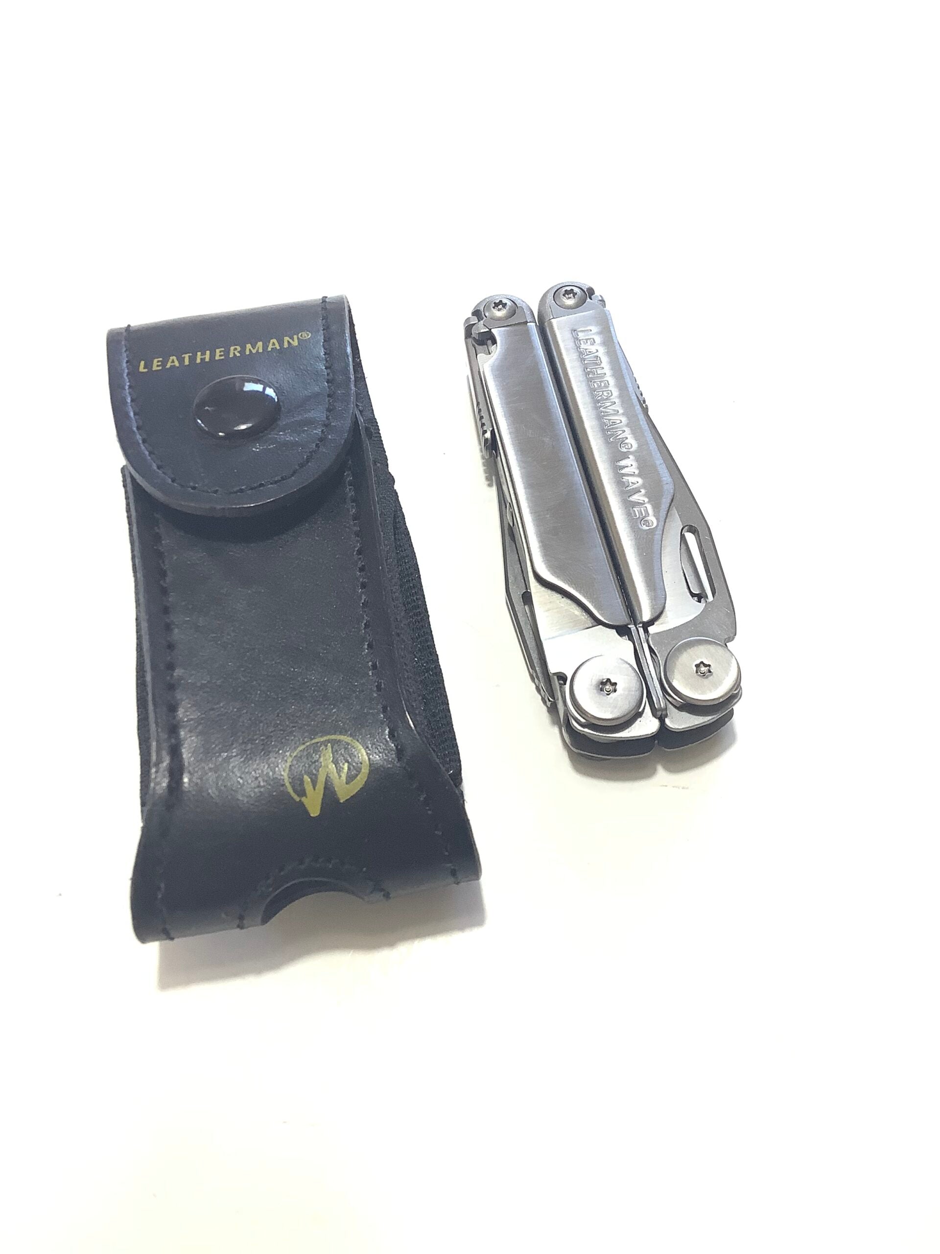 LEATHERMAN “WAVE”MULTI-TOOL IN LEATHER CASE