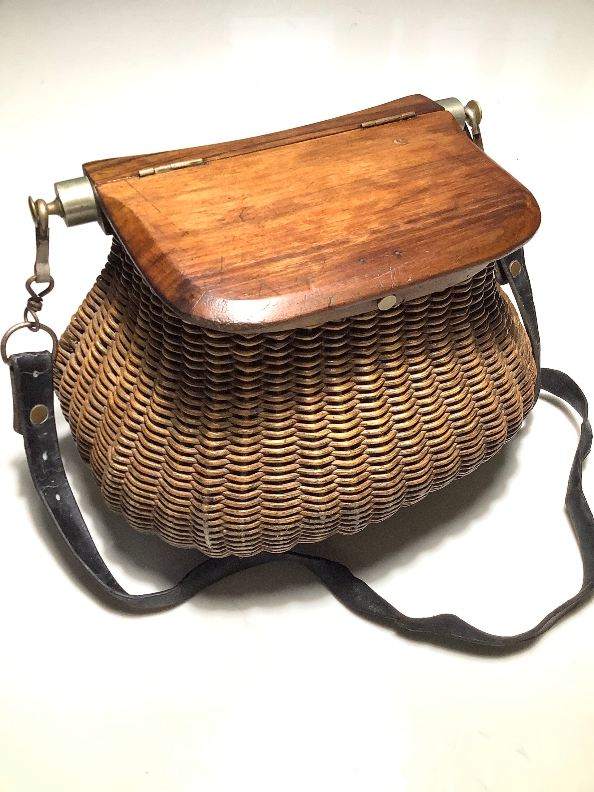 Scarce Early Antique Fishermans “Pot Bellied Creel” 1800s Fine Quality – Antique & Vintage Fishing Tackle