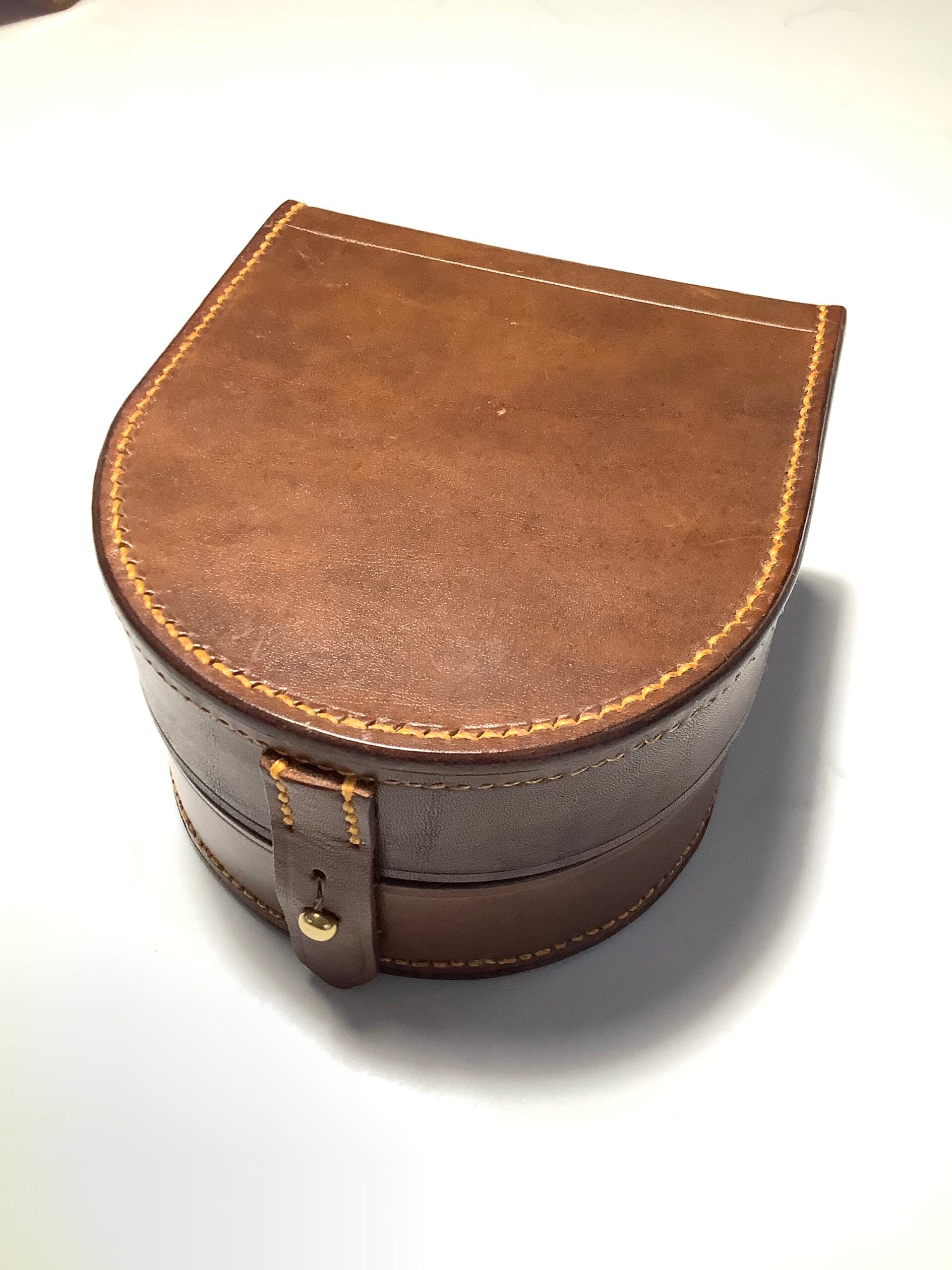 Quality Hand crafted Traditional Leather CLAMSHELL Centrepin Case by Peter Loam