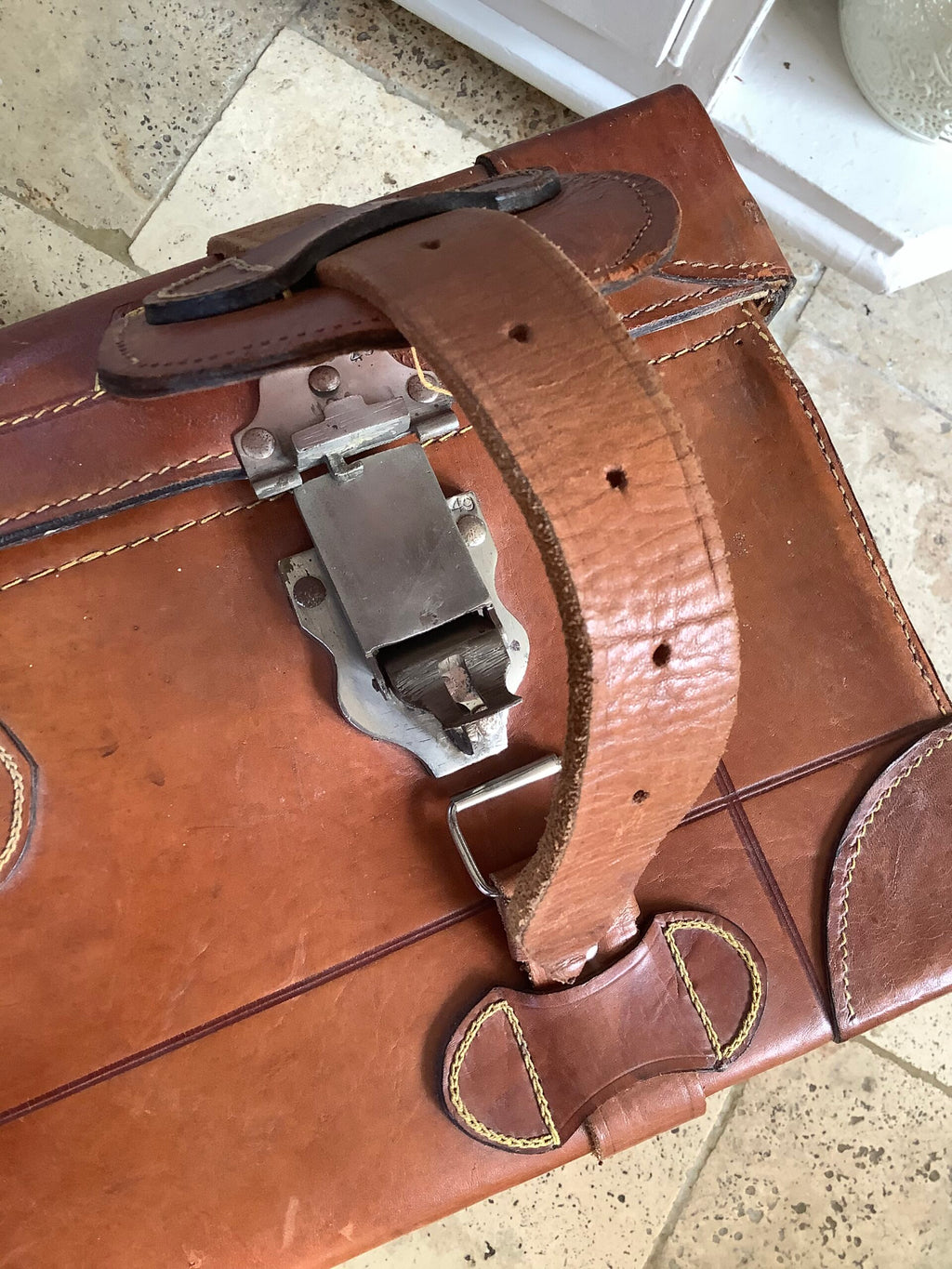 Antique full leather travel carrying case Holdall