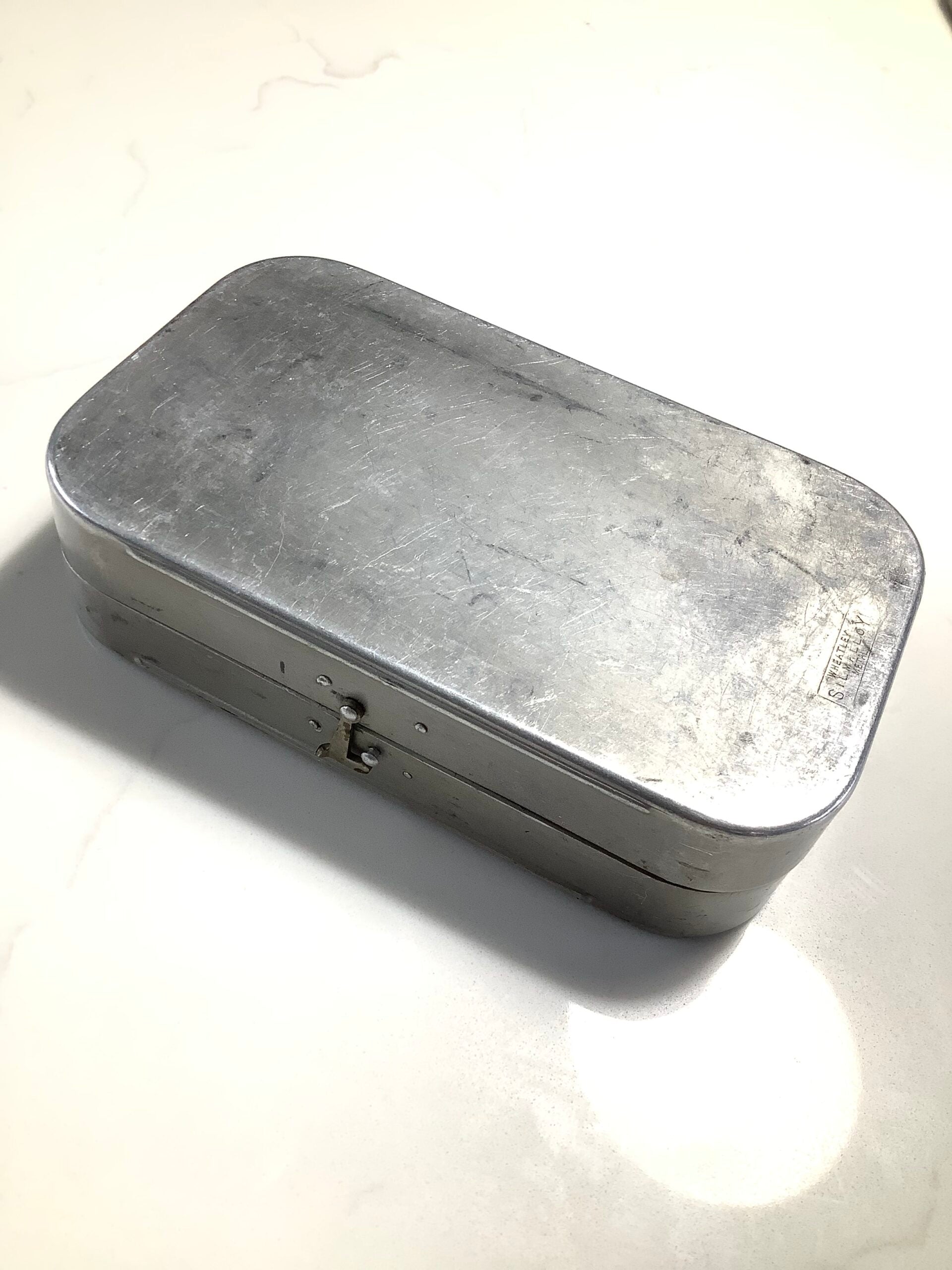 Wheatley large Dry Fly Double lidded compartment box loaded with good PARAS,KLINKS,TERRESTRIAL Flies