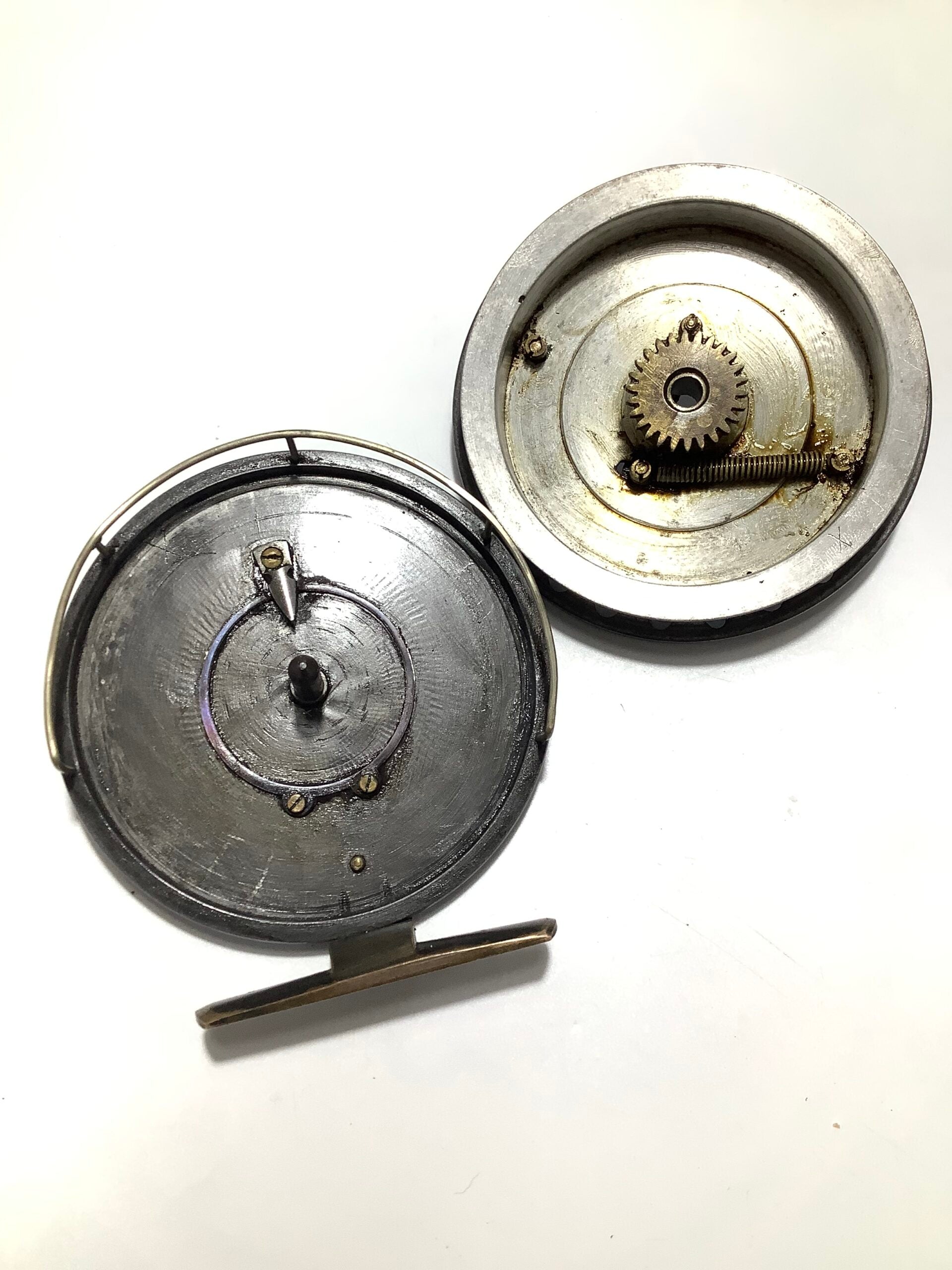 Antique HOMERS “ Flick em” Centrepin with original Tin Case