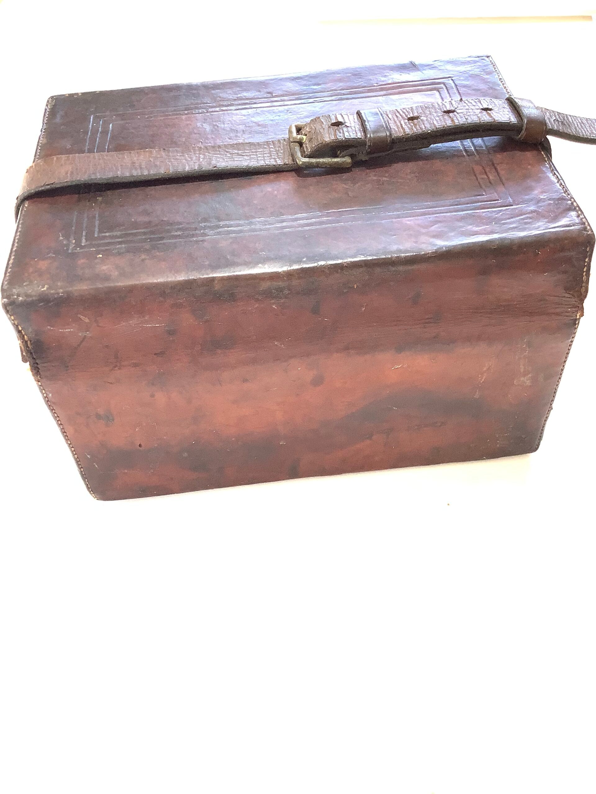 Antique JOHN BLANCH OF LONDON Gun Rifle Makers Leather Ammunition Cartridge Case
