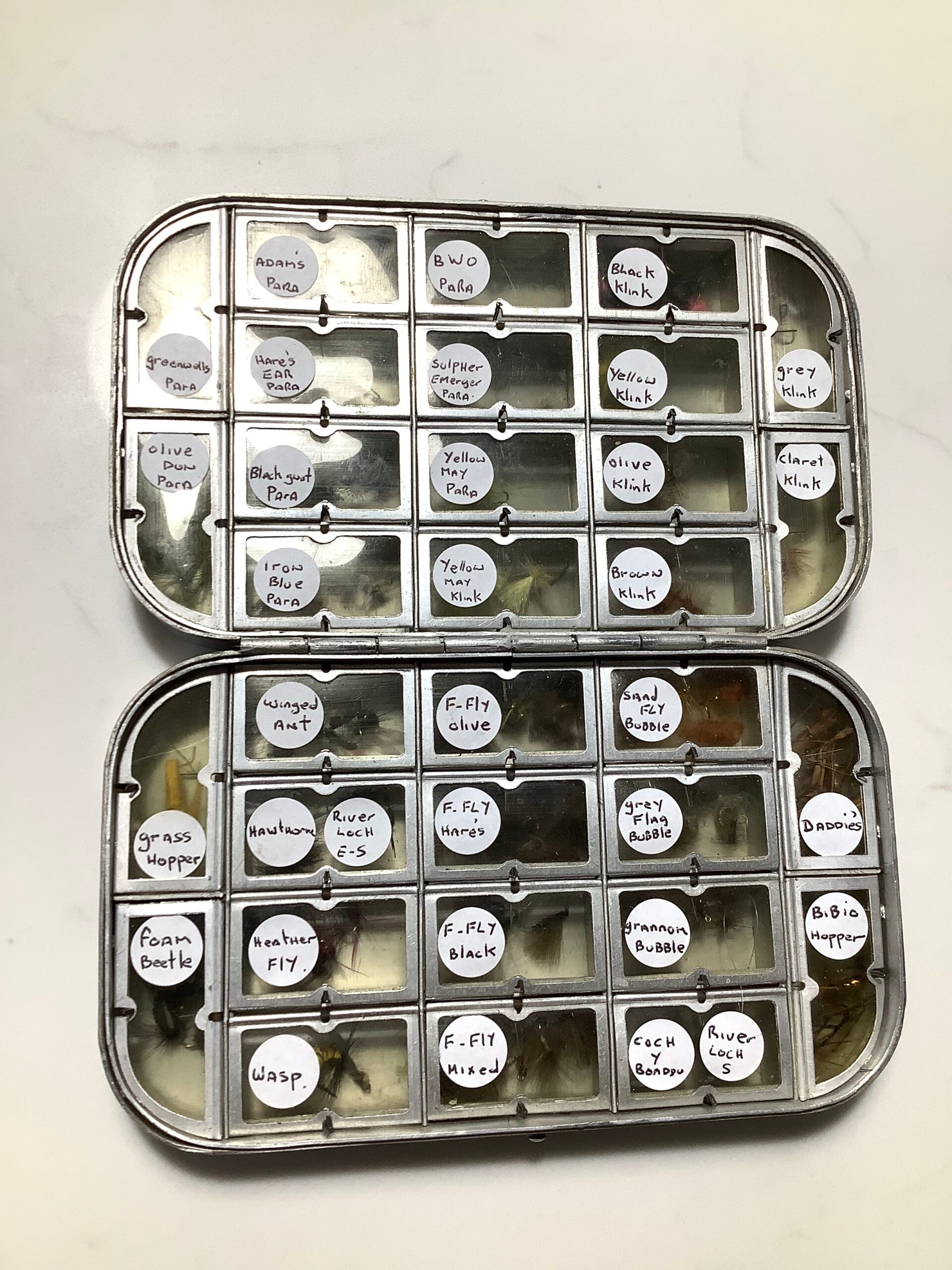 Wheatley large Dry Fly Double lidded compartment box loaded with good PARAS,KLINKS,TERRESTRIAL Flies