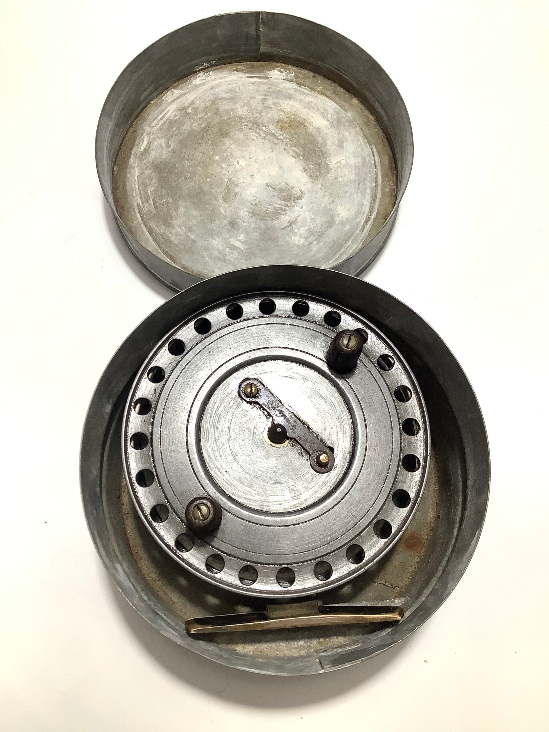 Antique HOMERS “ Flick em” Centrepin with original Tin Case