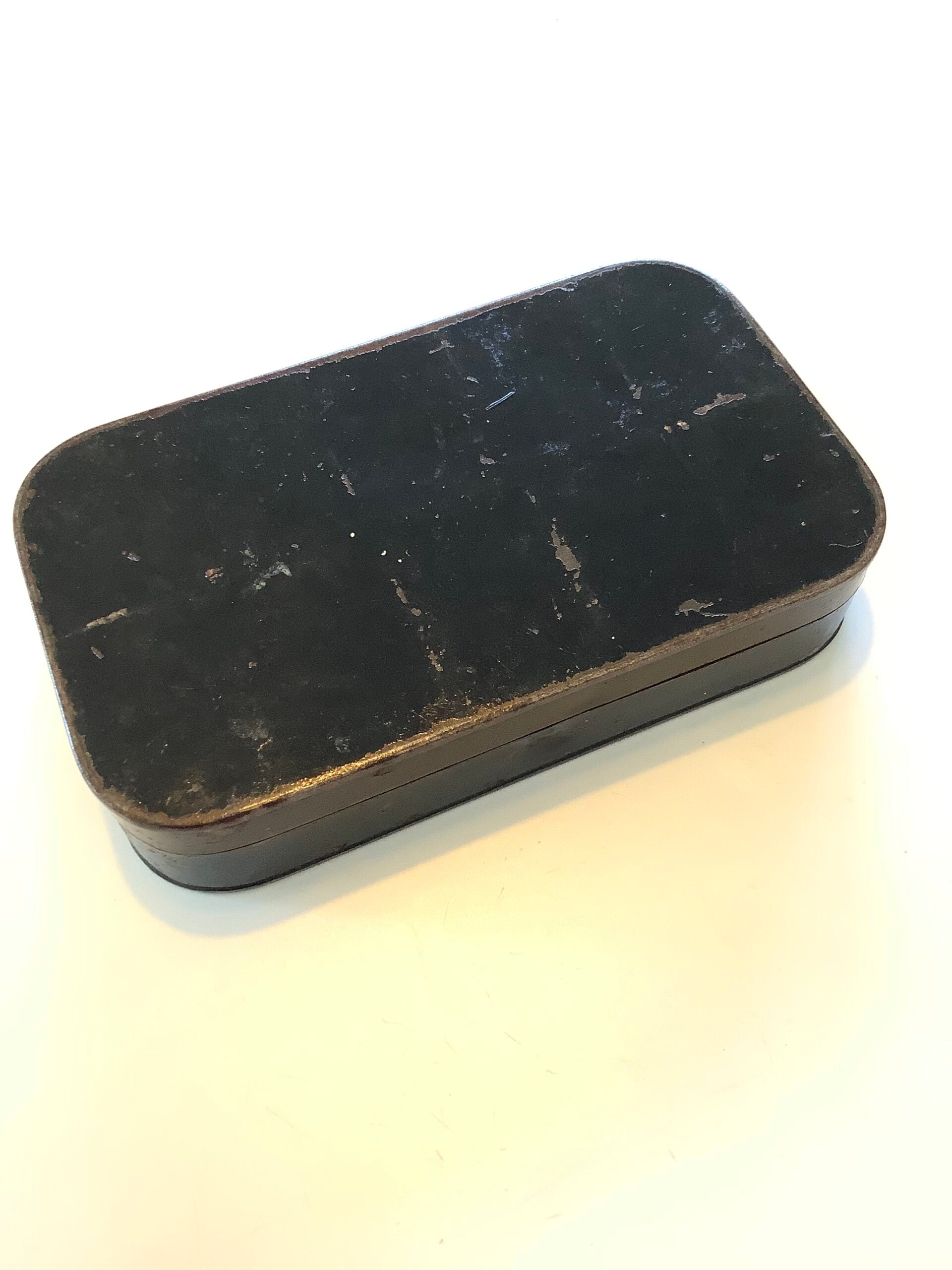 Antique Jappaned 20 compartment Dry Fly Box