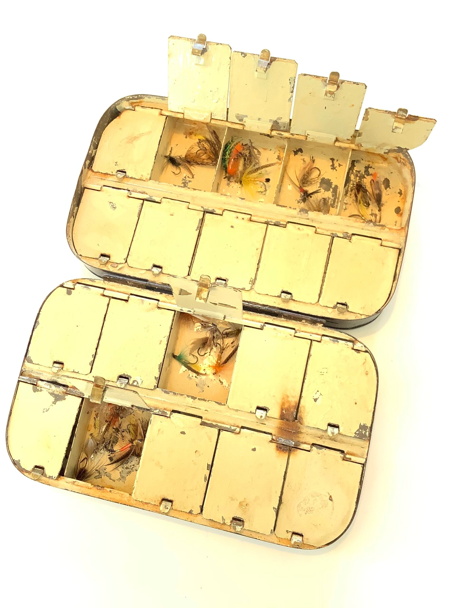 Antique Jappaned 20 compartment Dry Fly Box