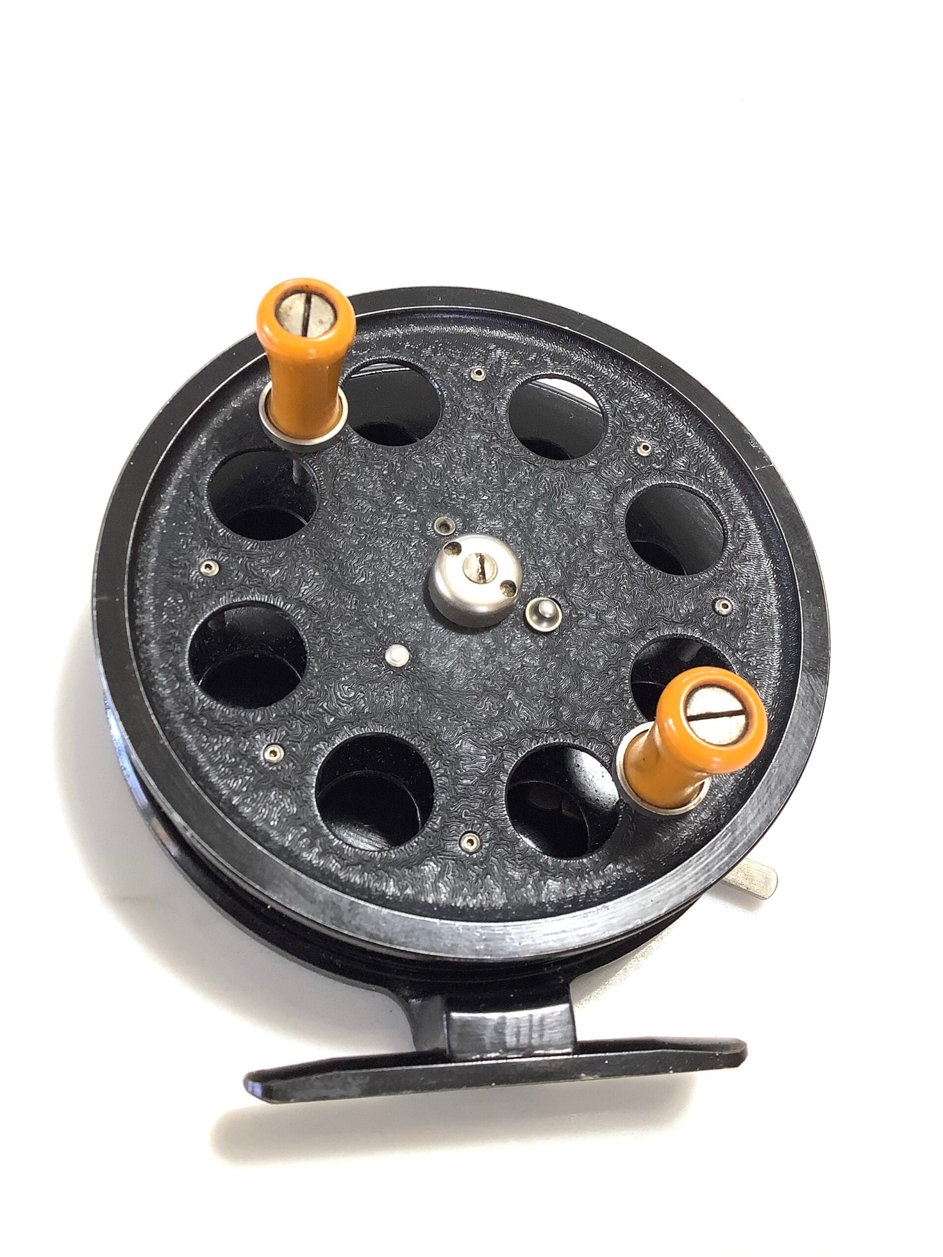 Vintage First Model SPEEDIA Centrepin 4”