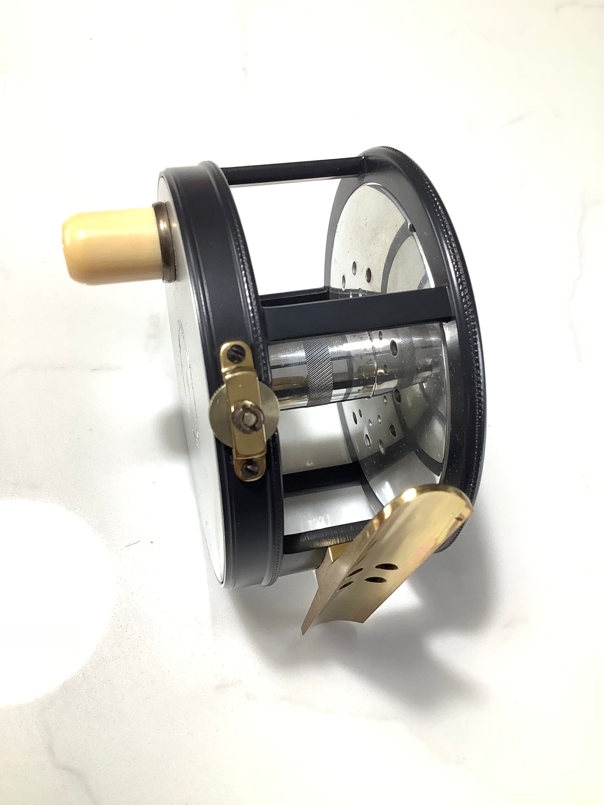 Limited Edition 1912 SPECIAL PERFECT 3 3/4” By Hardy Bros with a Leather Case