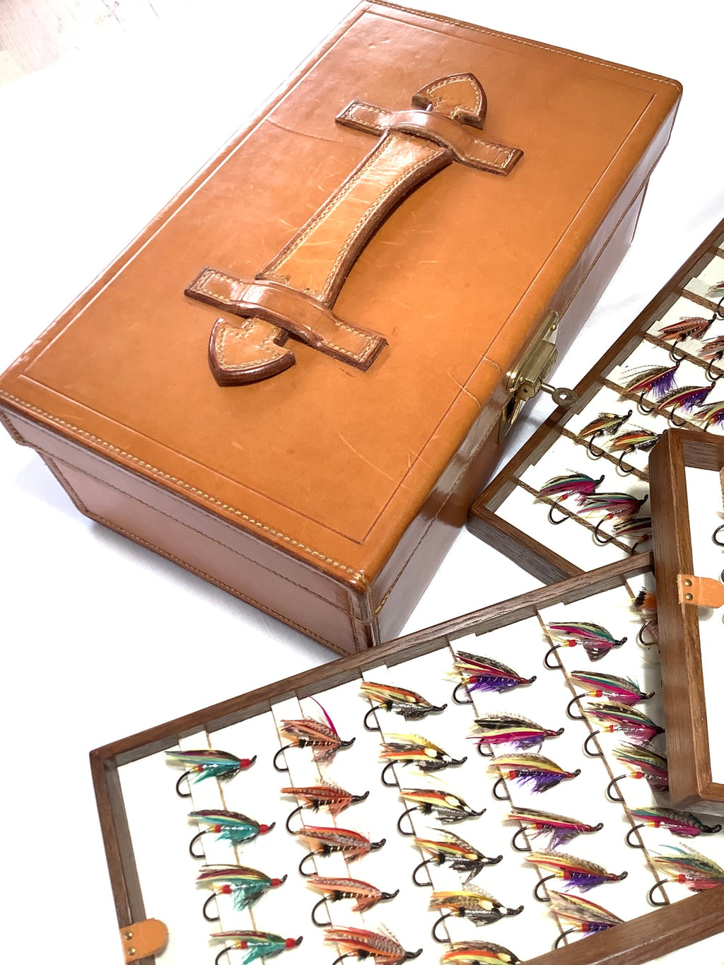 PETER LOAM HAND CRAFTED LEATHER OAK SALMON FLY RESERVOIR WITH COLLECTION OF TRADITIONAL HAND TIED DRESSED SALMON FLIES