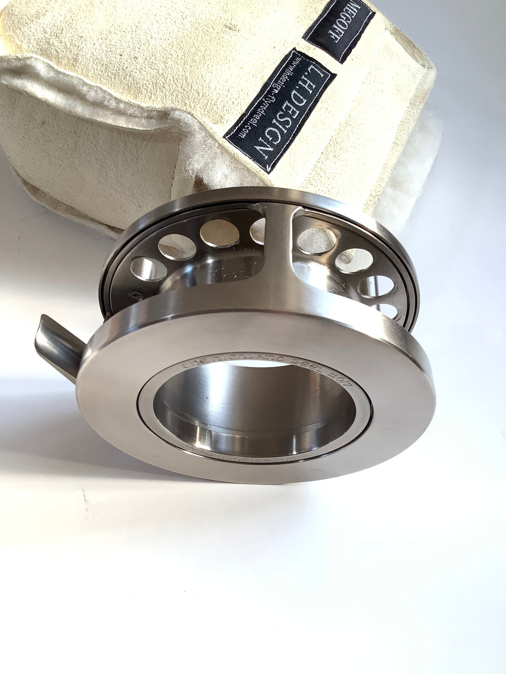 Rare L.H.DESIGN “ The  HIGHLANDER “ TITANIUM Hubless FLY REEL Superb..