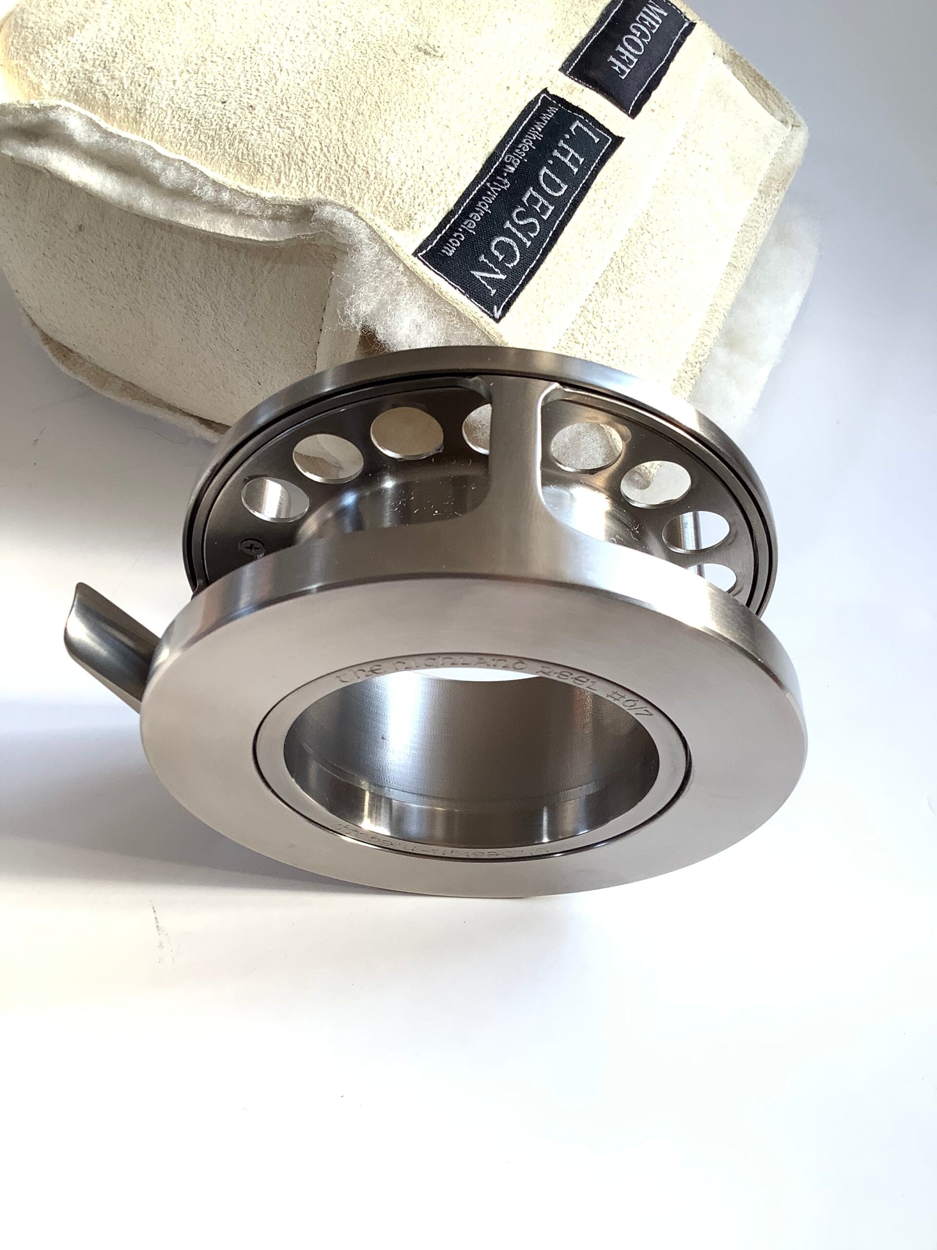 Rare L.H.DESIGN “ The  HIGHLANDER “ TITANIUM Hubless FLY REEL Superb..