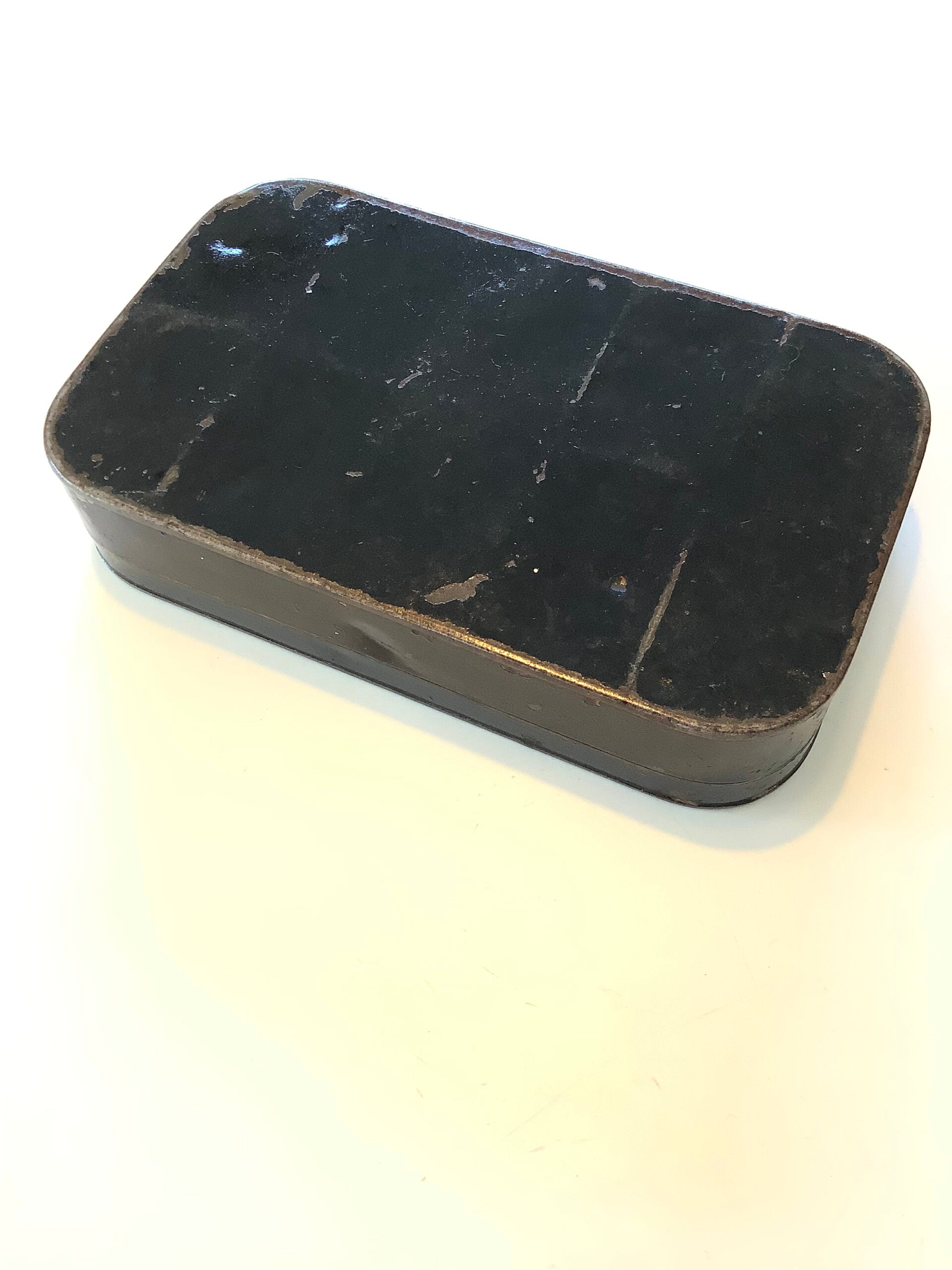 Antique Jappaned 20 compartment Dry Fly Box