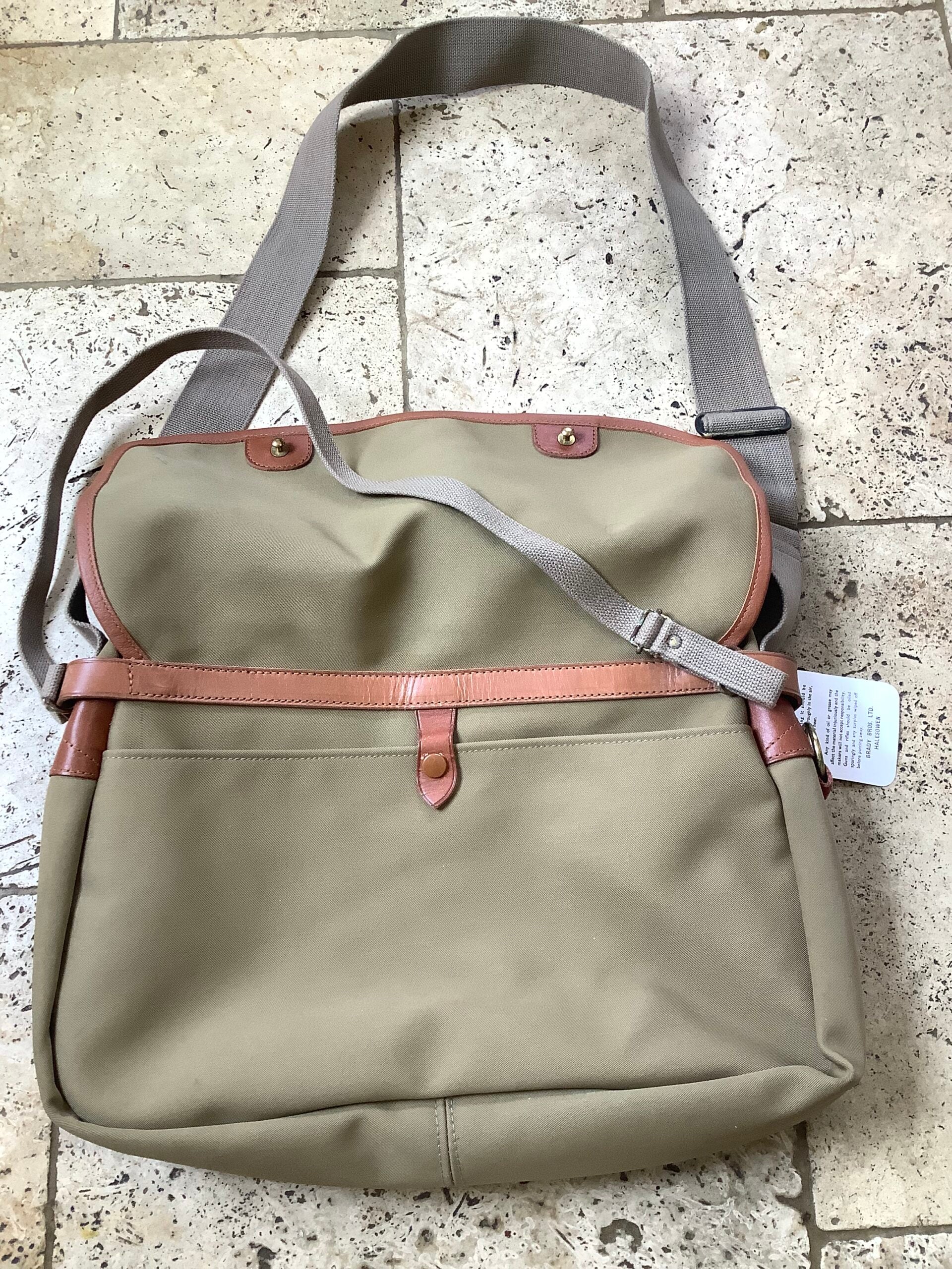 NEW Unused Vintage BRADY GELDERBURN Fishermans Bag