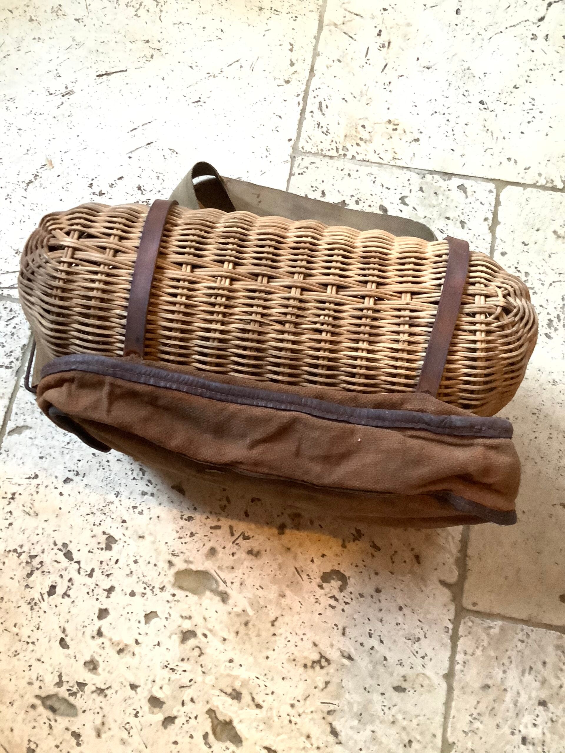 Very scarce Antique fisherman’s creel with detachable bag