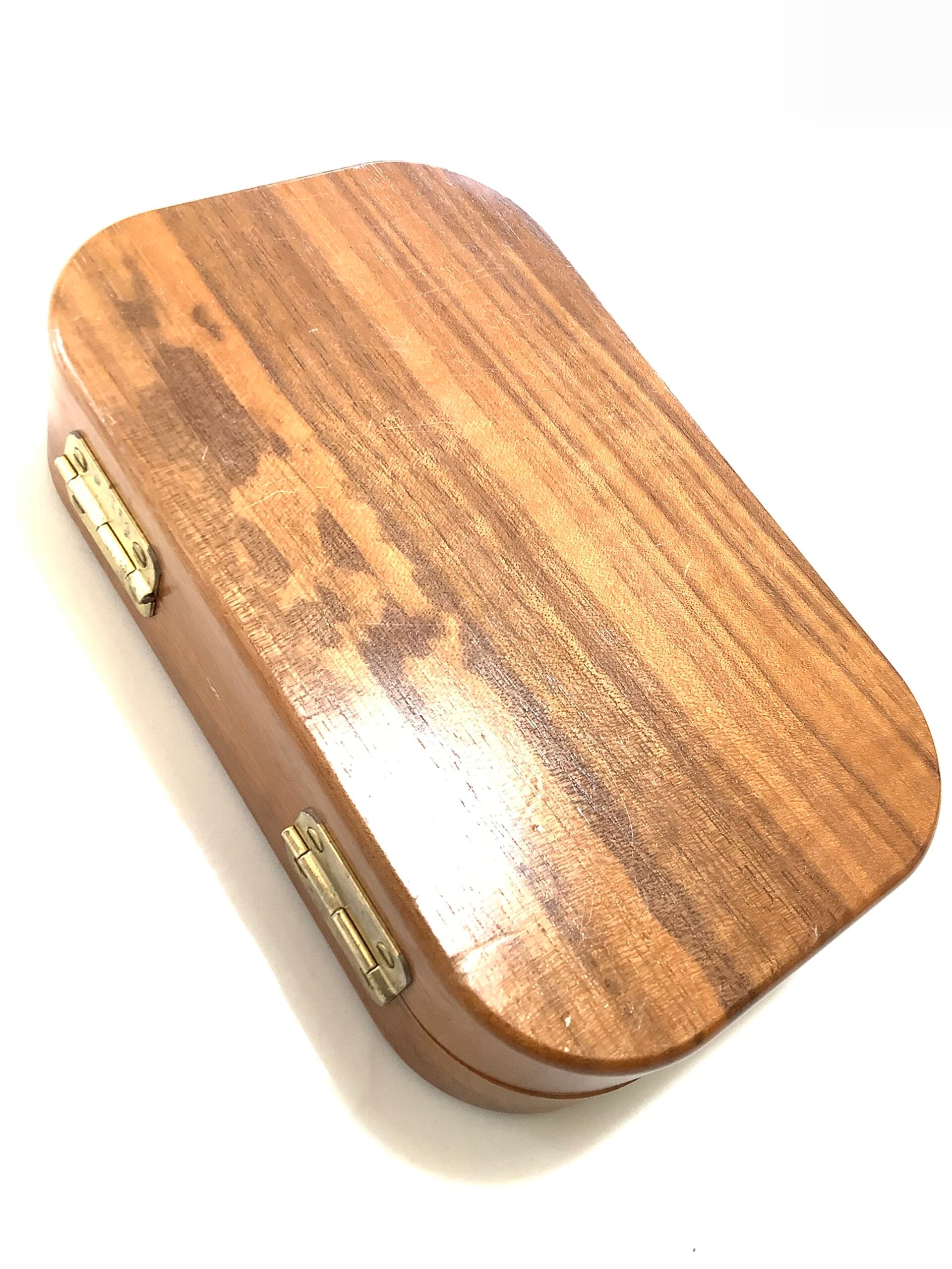 Richard Wheatley Hard wood Fly Box with a selection of good Trout flies