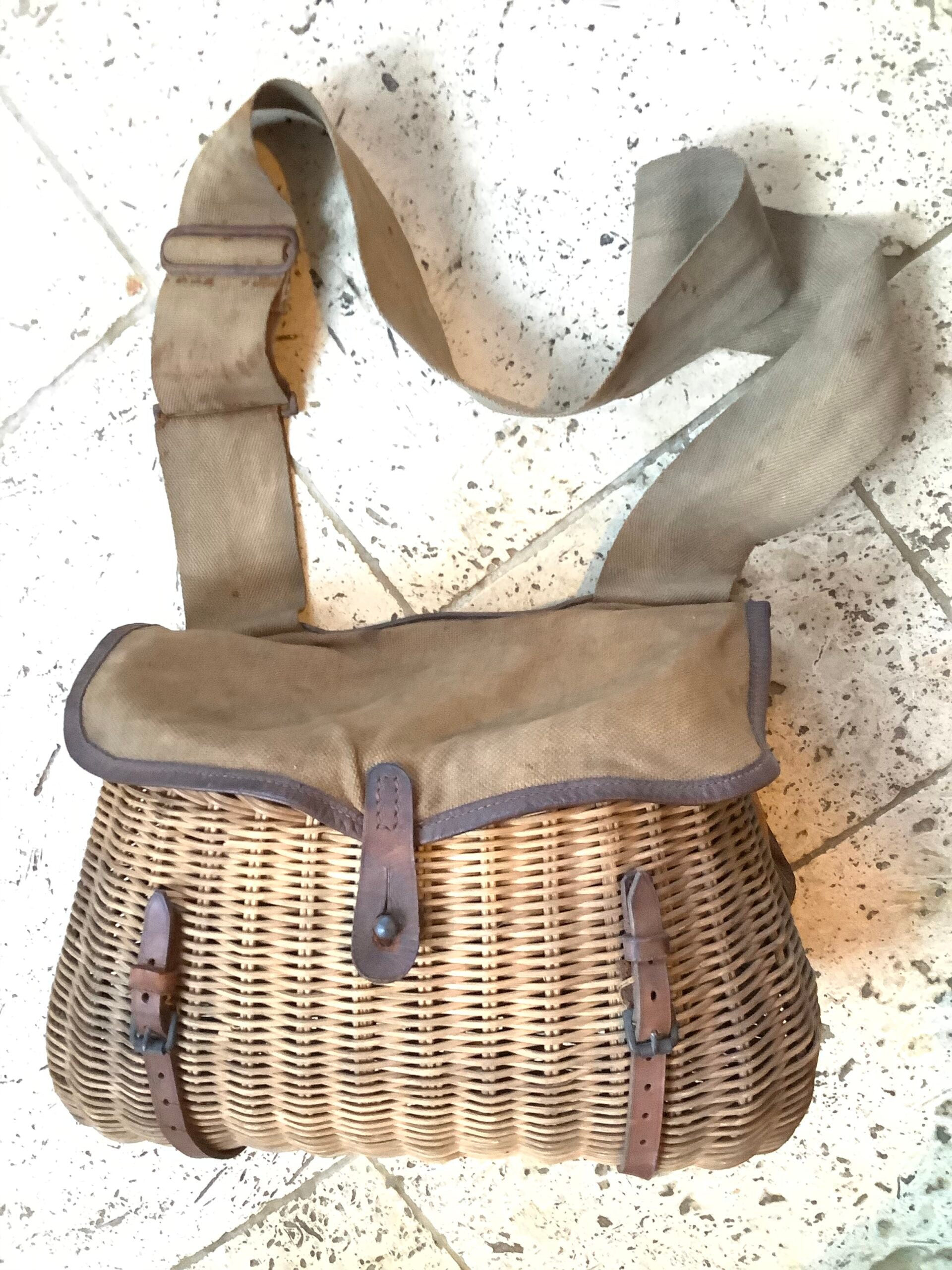 Very scarce Antique fisherman’s creel with detachable bag