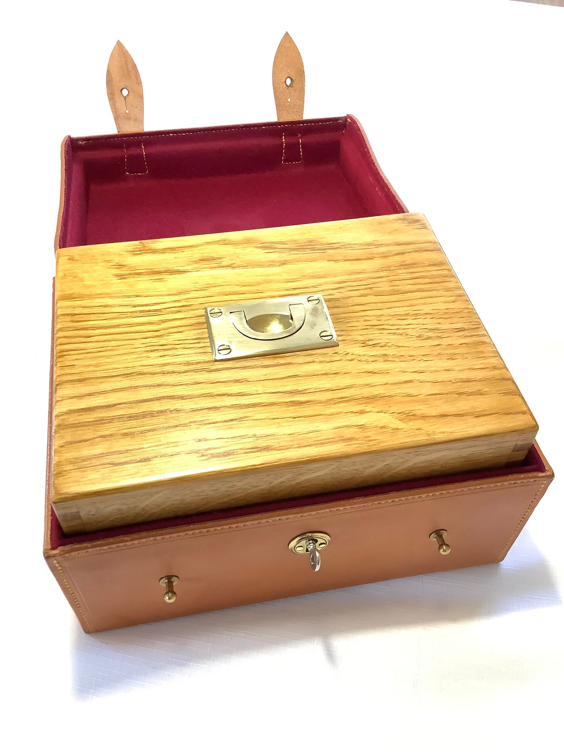 Highest Quality PETER LOAM Hand Crafted Solid Oak Cabinet with Leather Case Salmon Fly Case + Fully Dressed Traditional Classic Salmon Flies