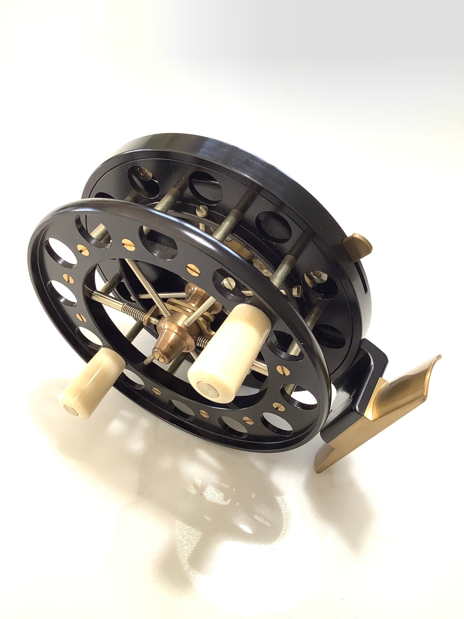 Very RARE SIZE Chris Lythe Mint unused The “ROACH TROTTER”Centrepin 3 3/4 with side check lever