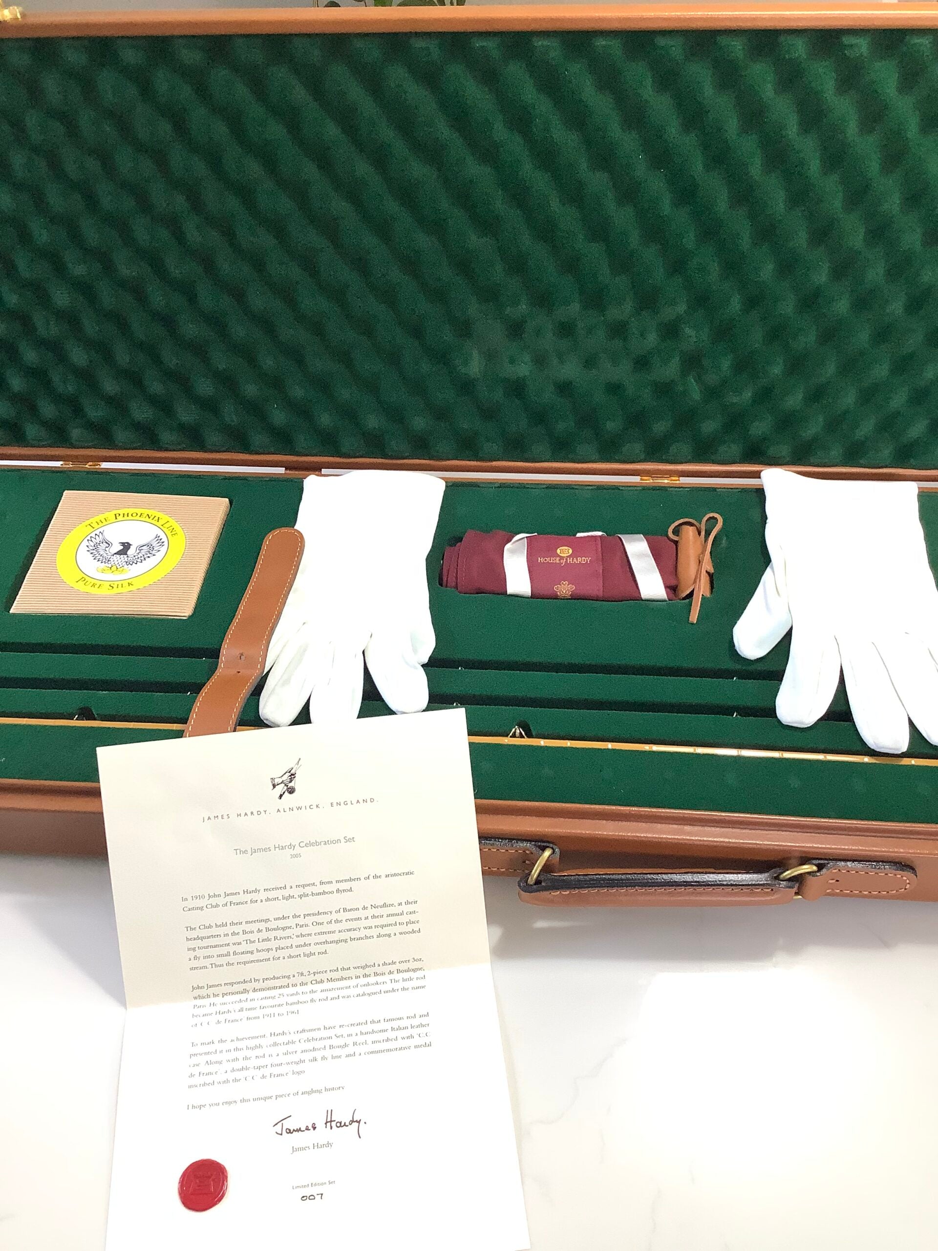 Luxury Set JAMES HARDY CELEBRATION CC DE FRANCE Presentation outfit