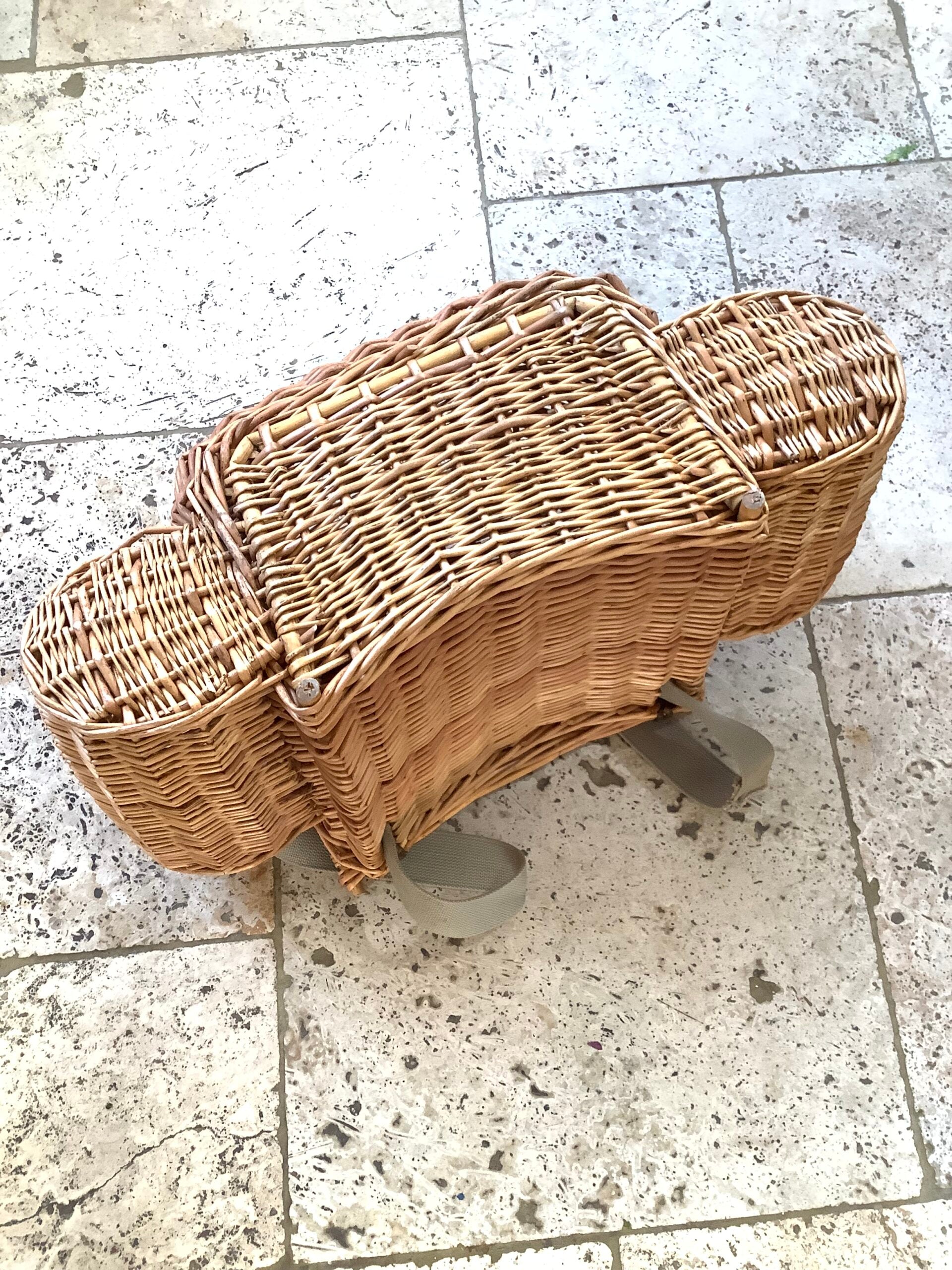A Large Traditional Fisherman’s Creel with twin flask / Bottle holders