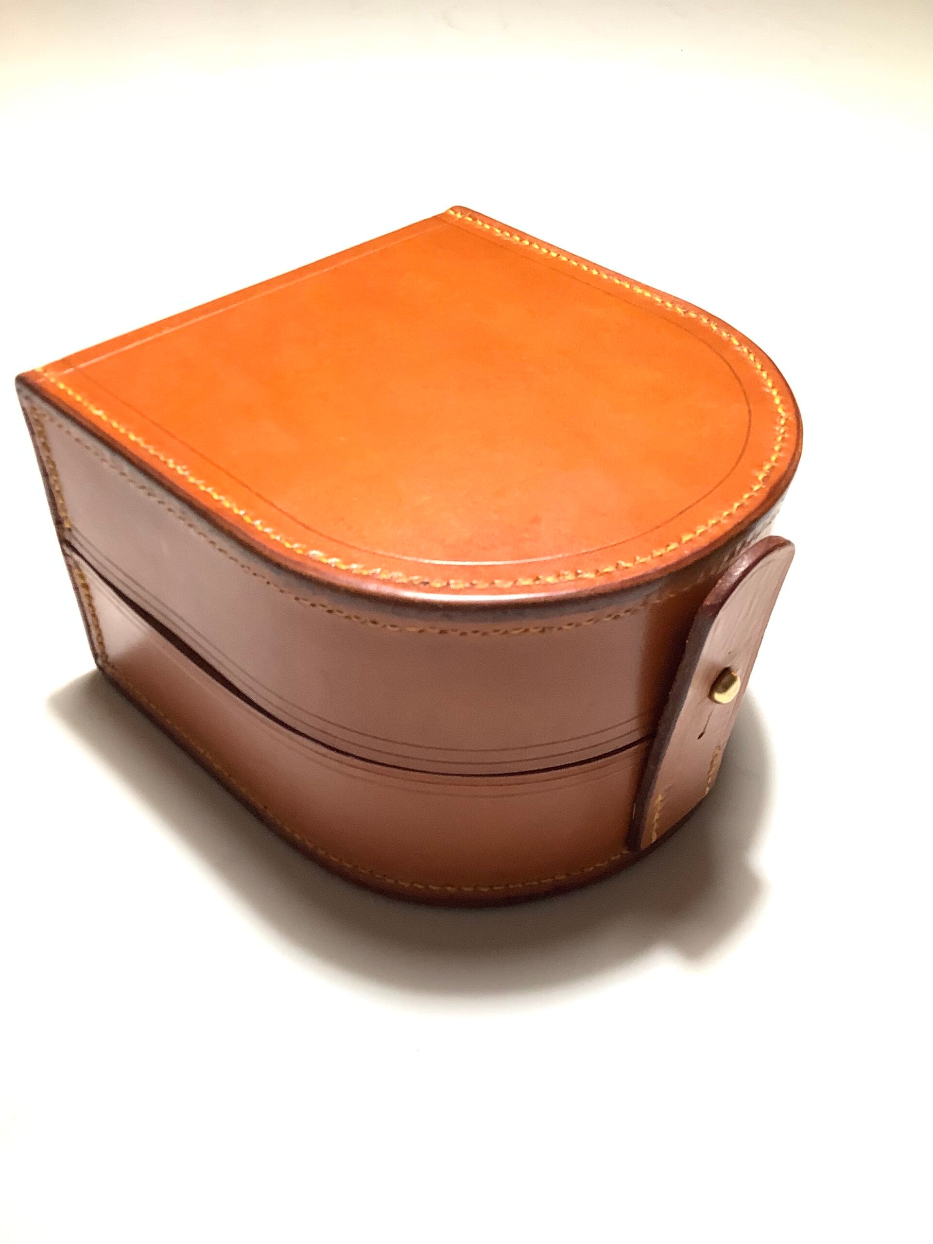 Newly Hand crafted Peter Loam Best London Leather Clam shell Centrepin case for a 4 3/4”