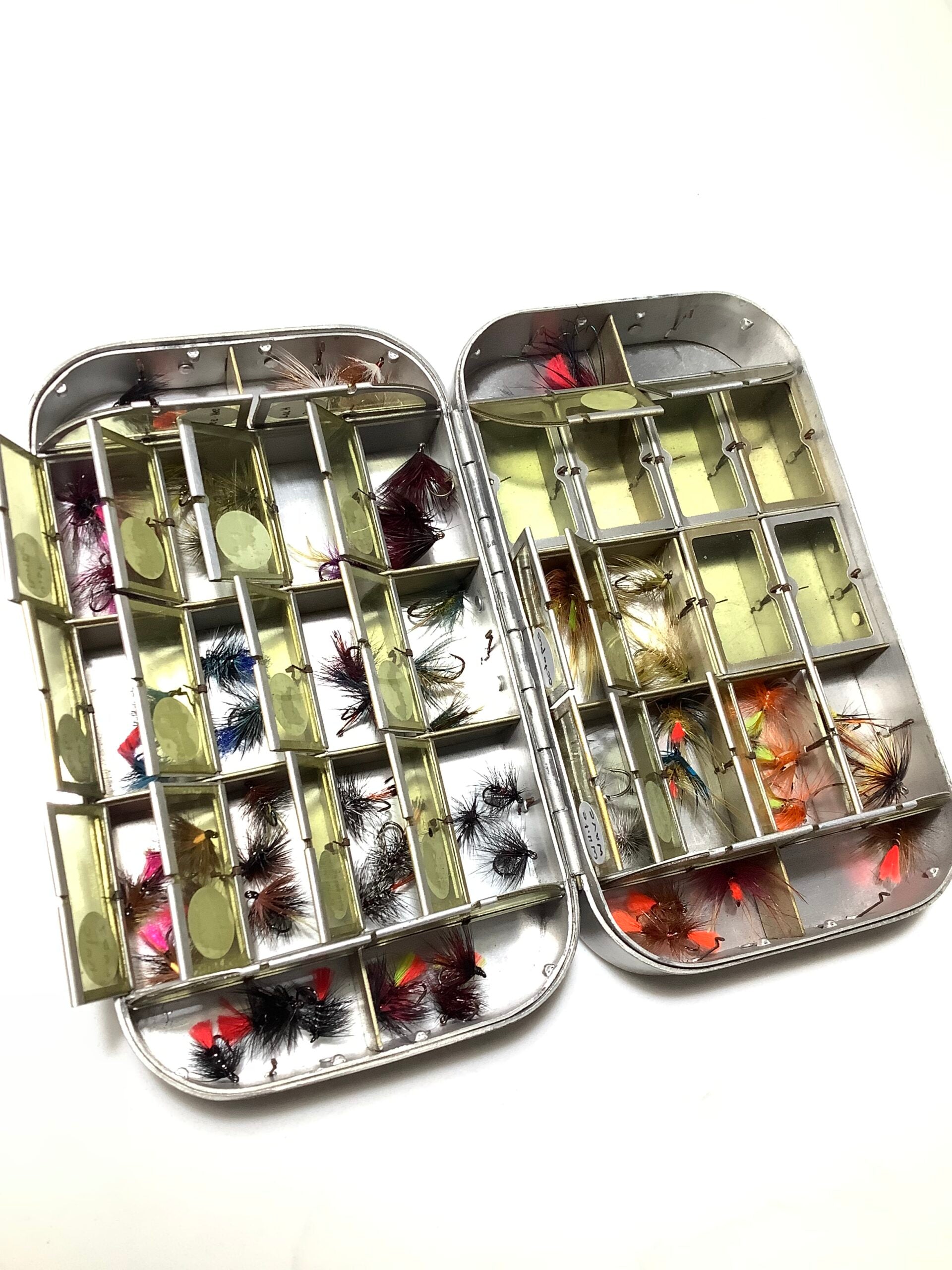 Richard Wheatley 32 compartment Dry Fly Box with a quantity of good traditional Hackled Trout Flies