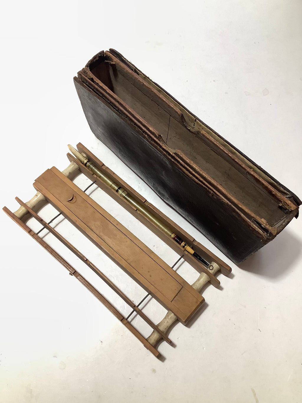Very Rare Antique circa .1800s LONDON TAPER QUILL  Float Winder with Leather Case/Wallet