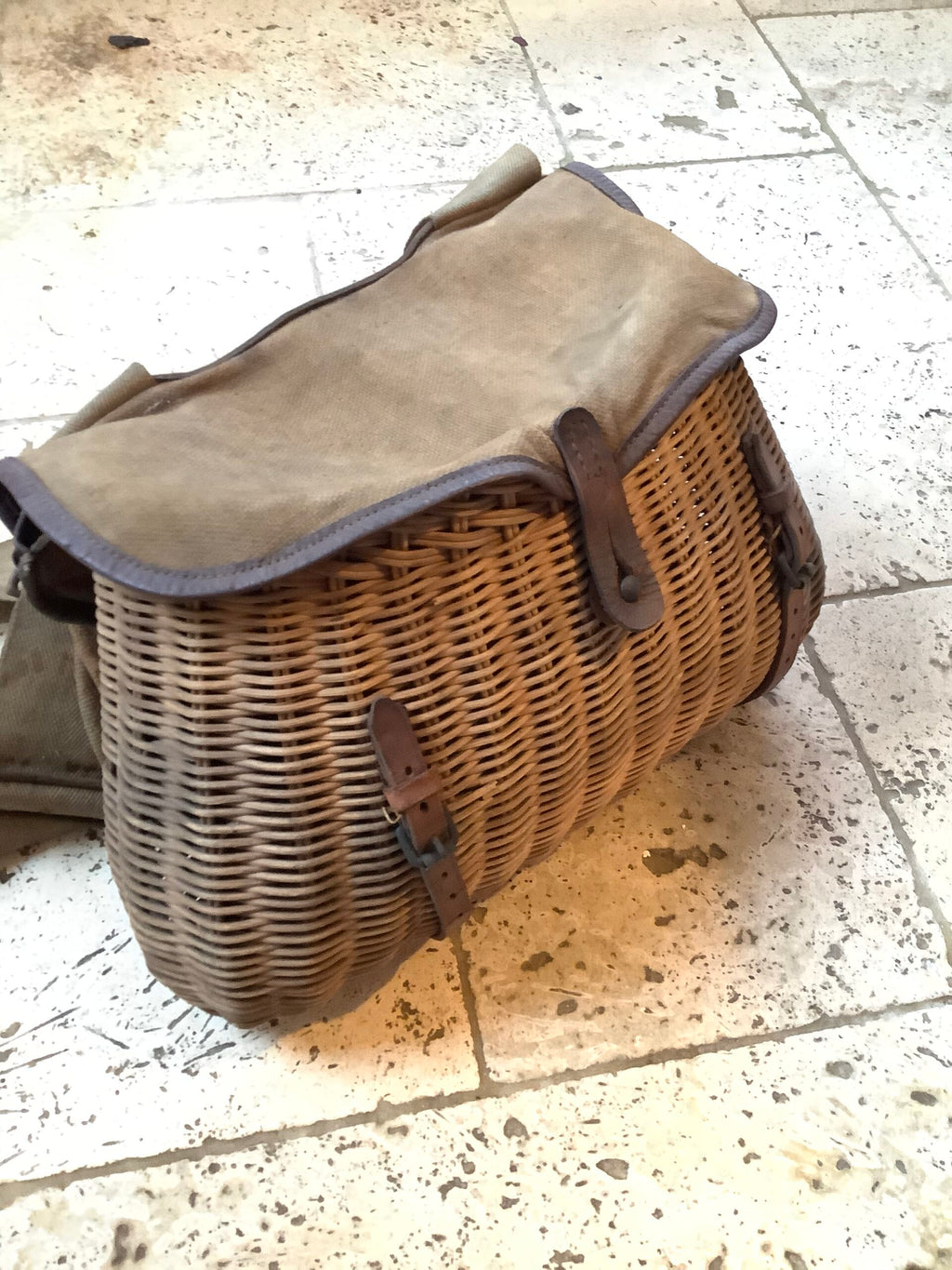 Very scarce Antique fisherman’s creel with detachable bag