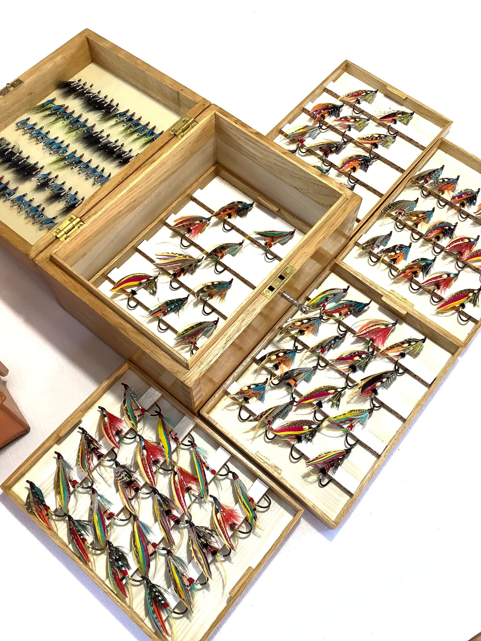 Highest Quality PETER LOAM Hand Crafted Solid Oak Cabinet with Leather Case Salmon Fly Case + Fully Dressed Traditional Classic Salmon Flies
