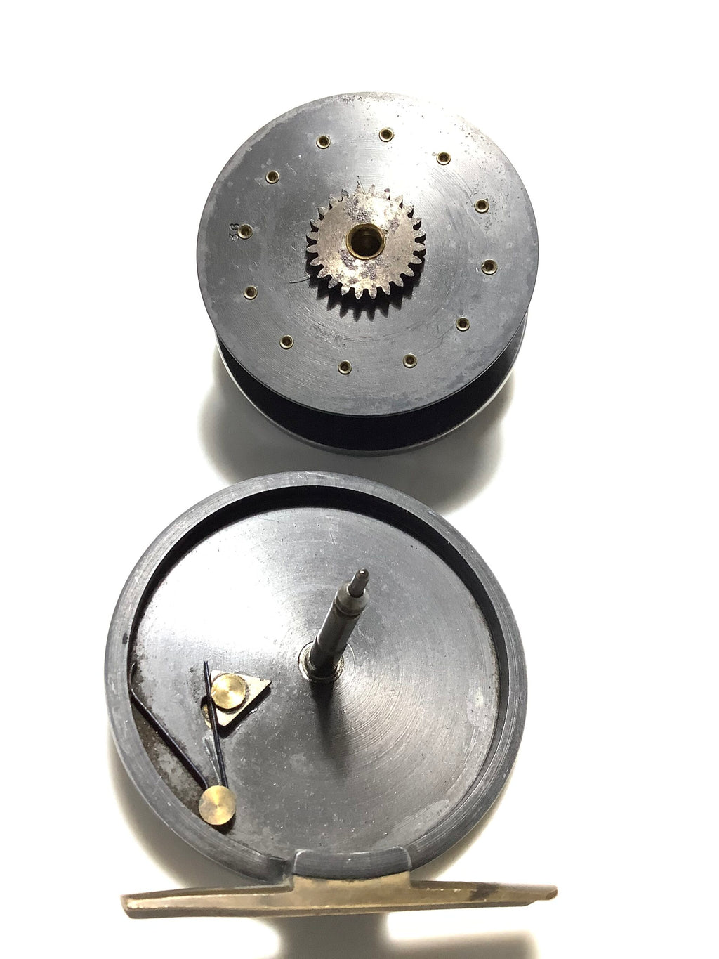 Allcock Co 3” Ventilated Aerial Centrepin with Leather Case