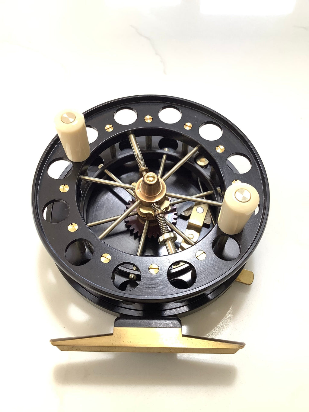 Very RARE SIZE Chris Lythe Mint unused The “ROACH TROTTER”Centrepin 3 3/4 with side check lever