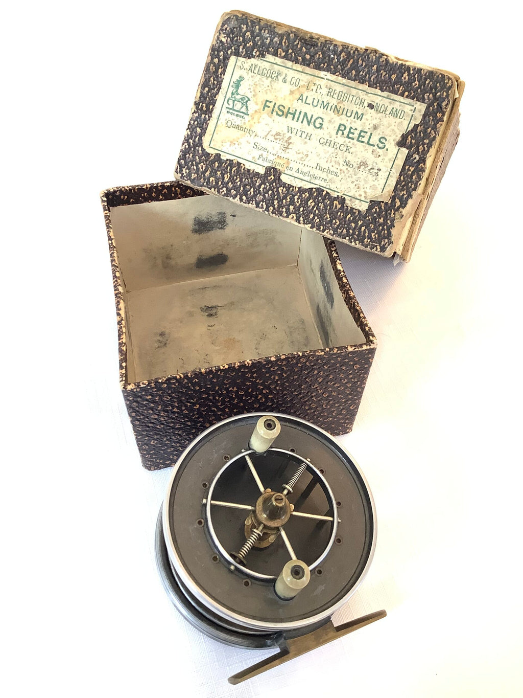 Scarce Smallest Size 3” ALLCOCK Co AERIAL “ POPULAR “ Centrepin with Box