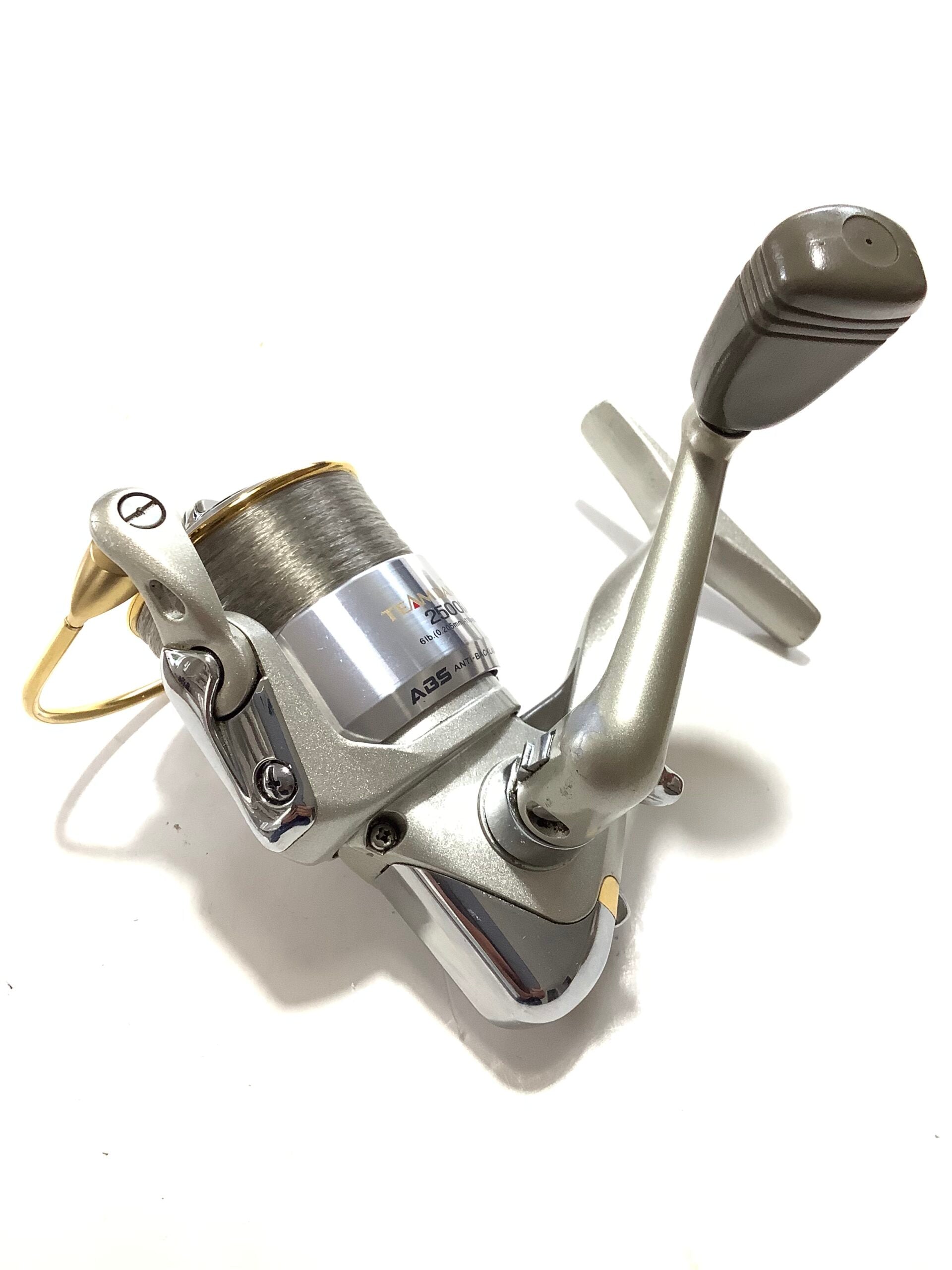 TEAM DAIWA 2500iA Fixed Spool Reel