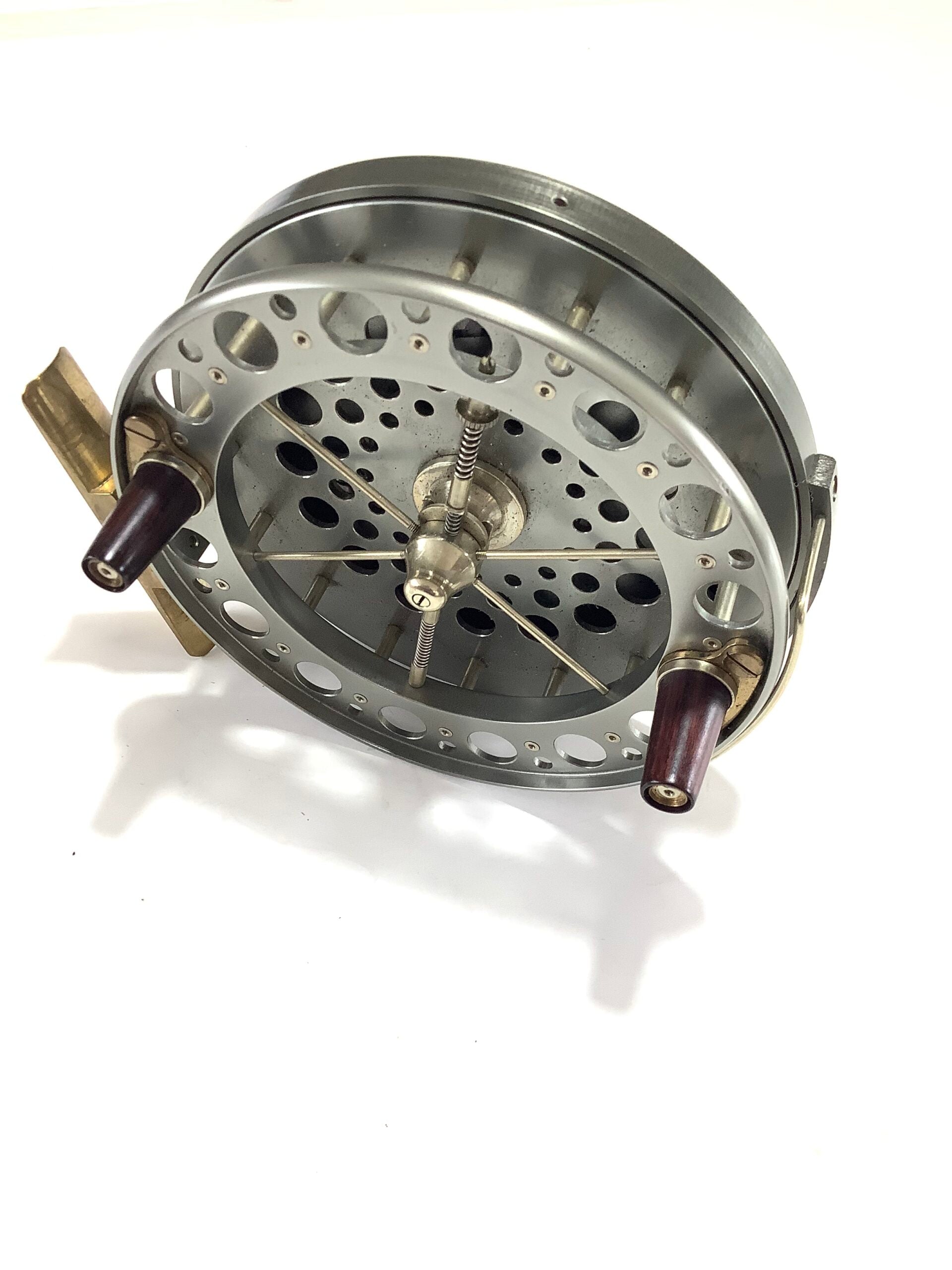 GARRY MILLS Fred Taylor “ TROTTING REEL” Centrepin Signed By FT