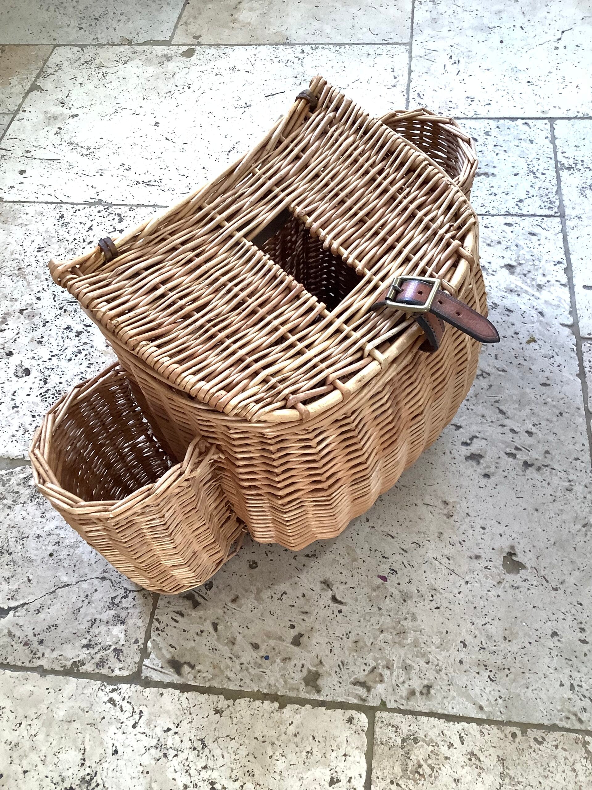 A Large Traditional Fisherman’s Creel with twin flask / Bottle holders