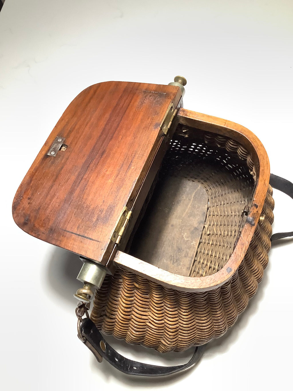 Scarce Early Antique Fishermans “Pot Bellied Creel” 1800s Fine Quality