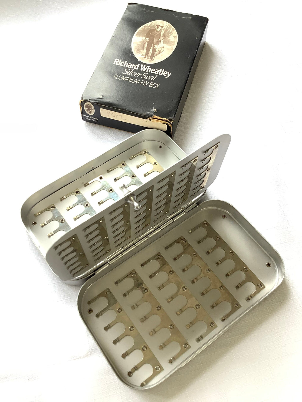 Richard Wheatley Silver Seal 168 Clip Fly Box