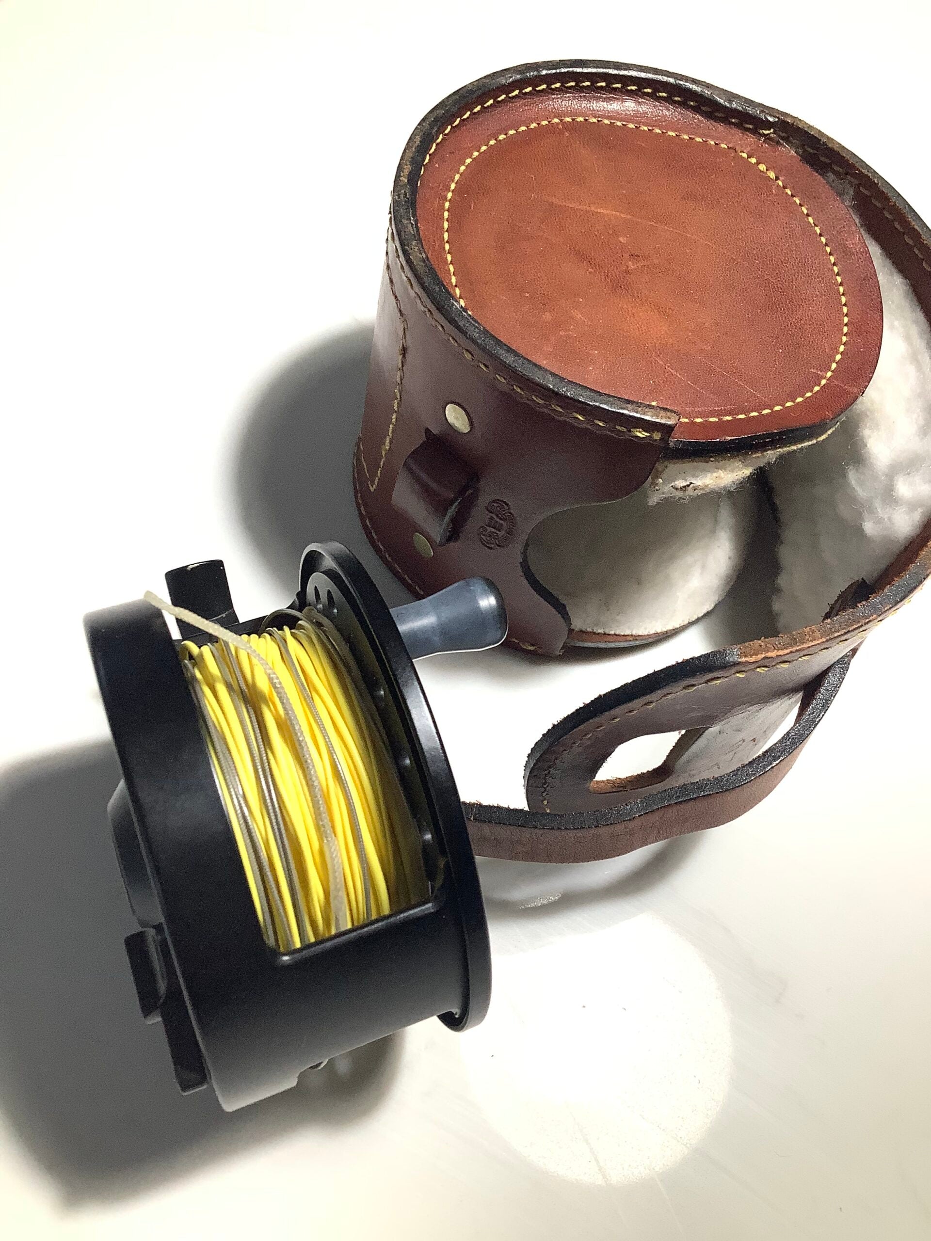 ORVIS TARPON DXR with line and Leather ORVIS Case