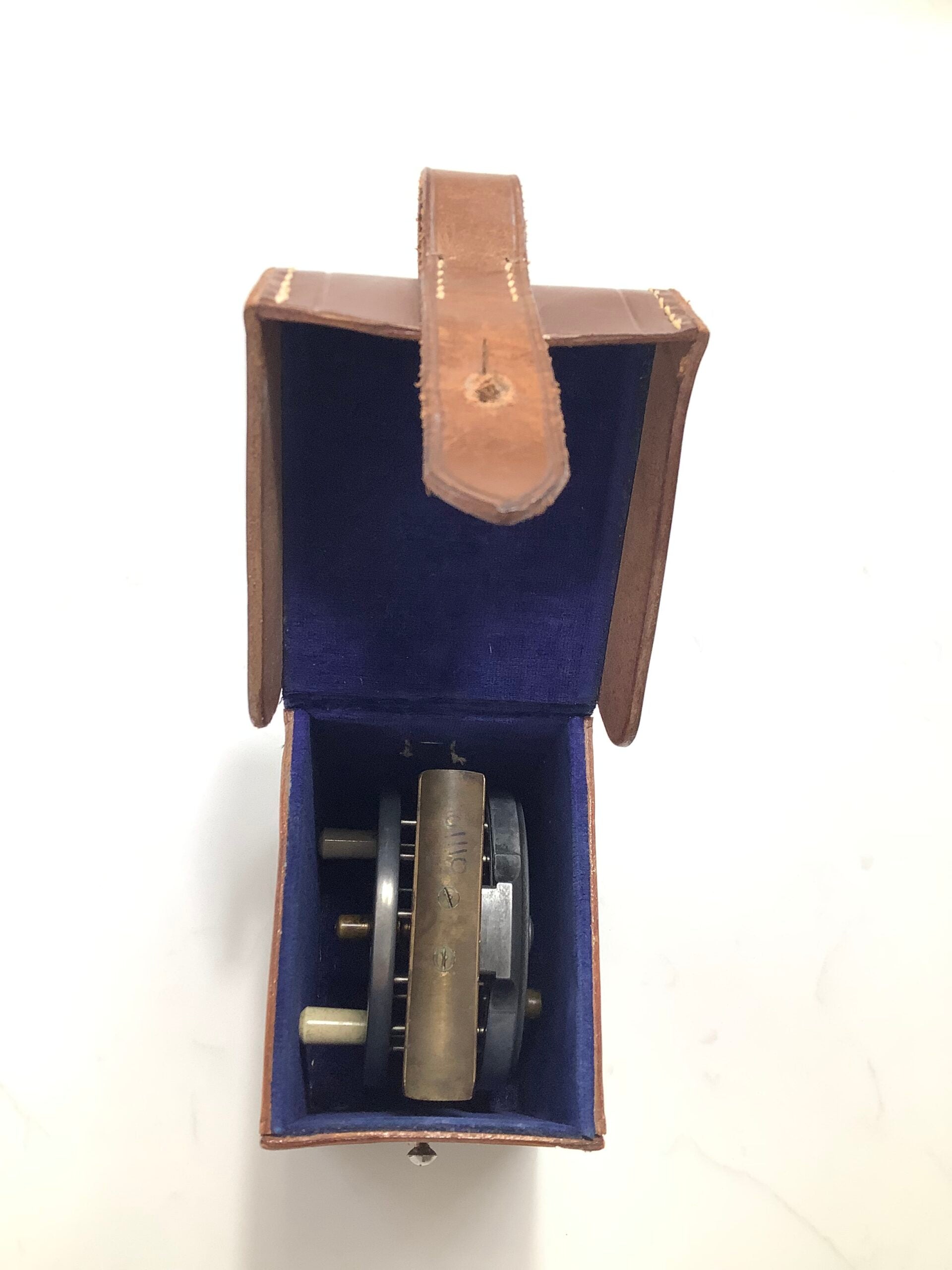 Allcock Co 3” Ventilated Aerial Centrepin with Leather Case