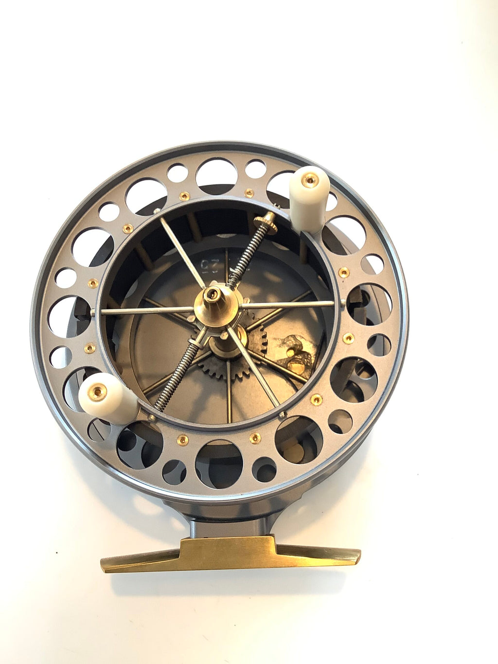 Mint unused Garry Mills 4” Classic Perfection T7 Centrepin