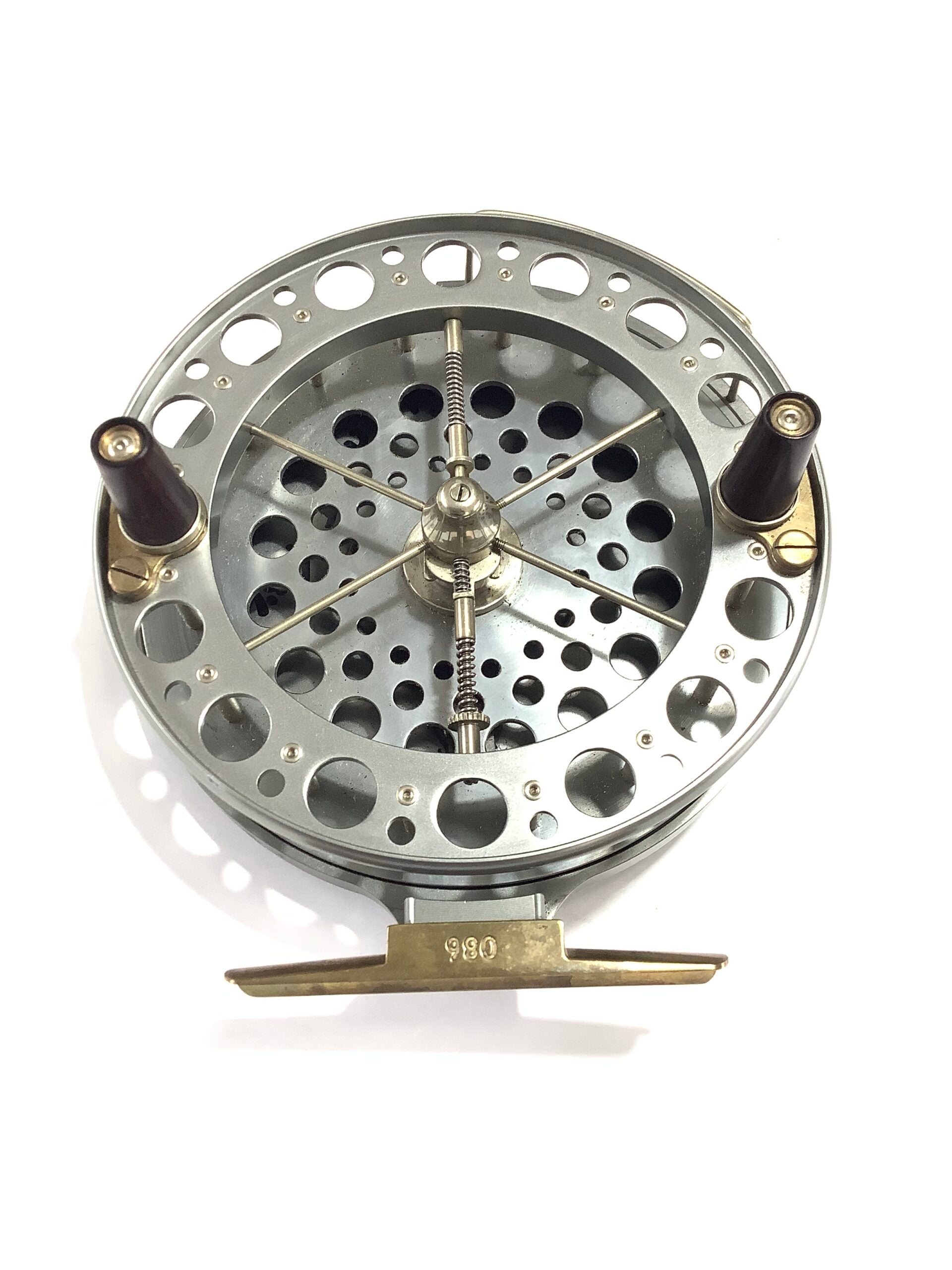 GARRY MILLS Fred Taylor “ TROTTING REEL” Centrepin Signed By FT