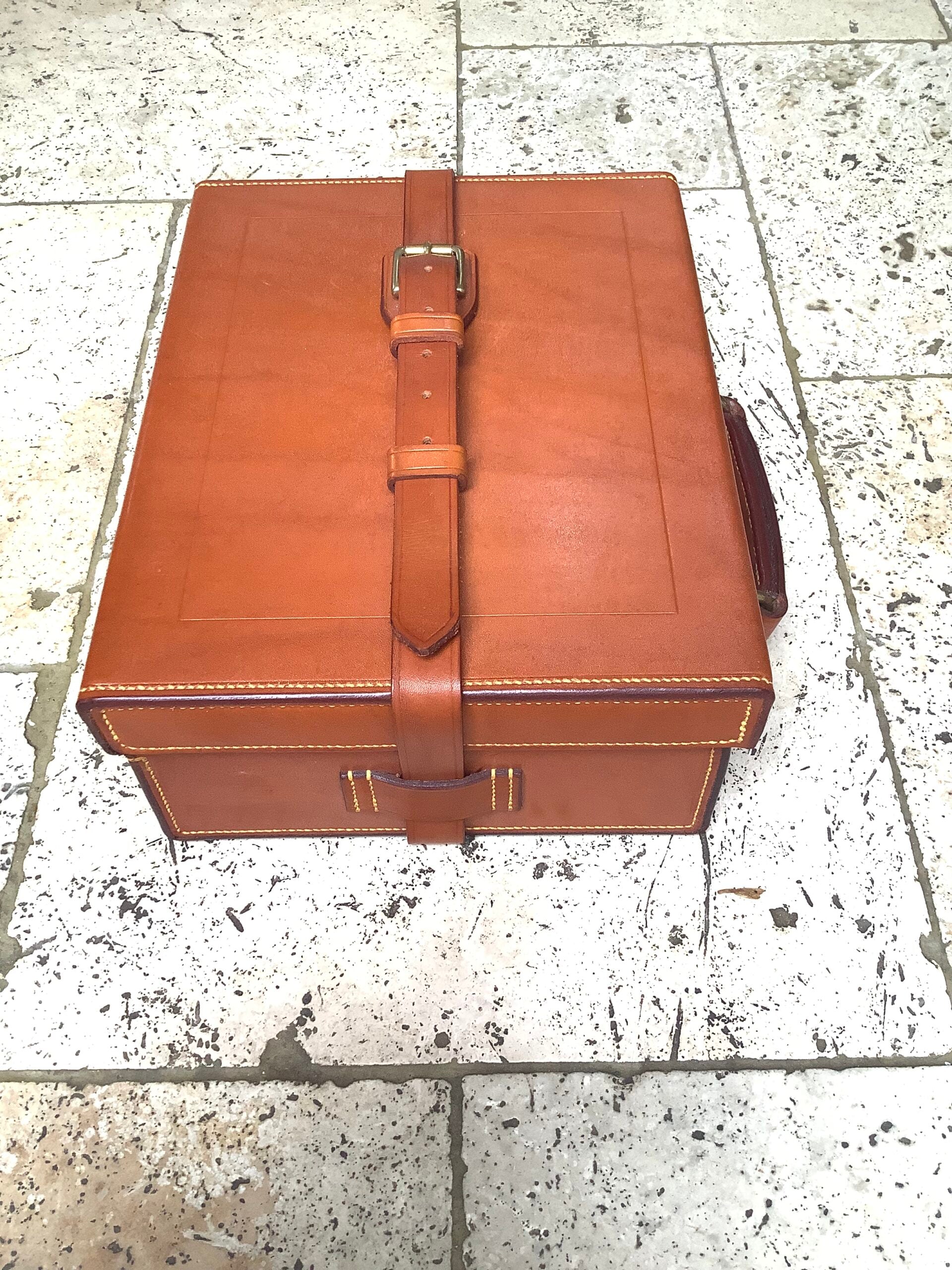 PETER LOAM HANDCRAFTED LEATHER OAK MAGAZINE/TACKLE CASE