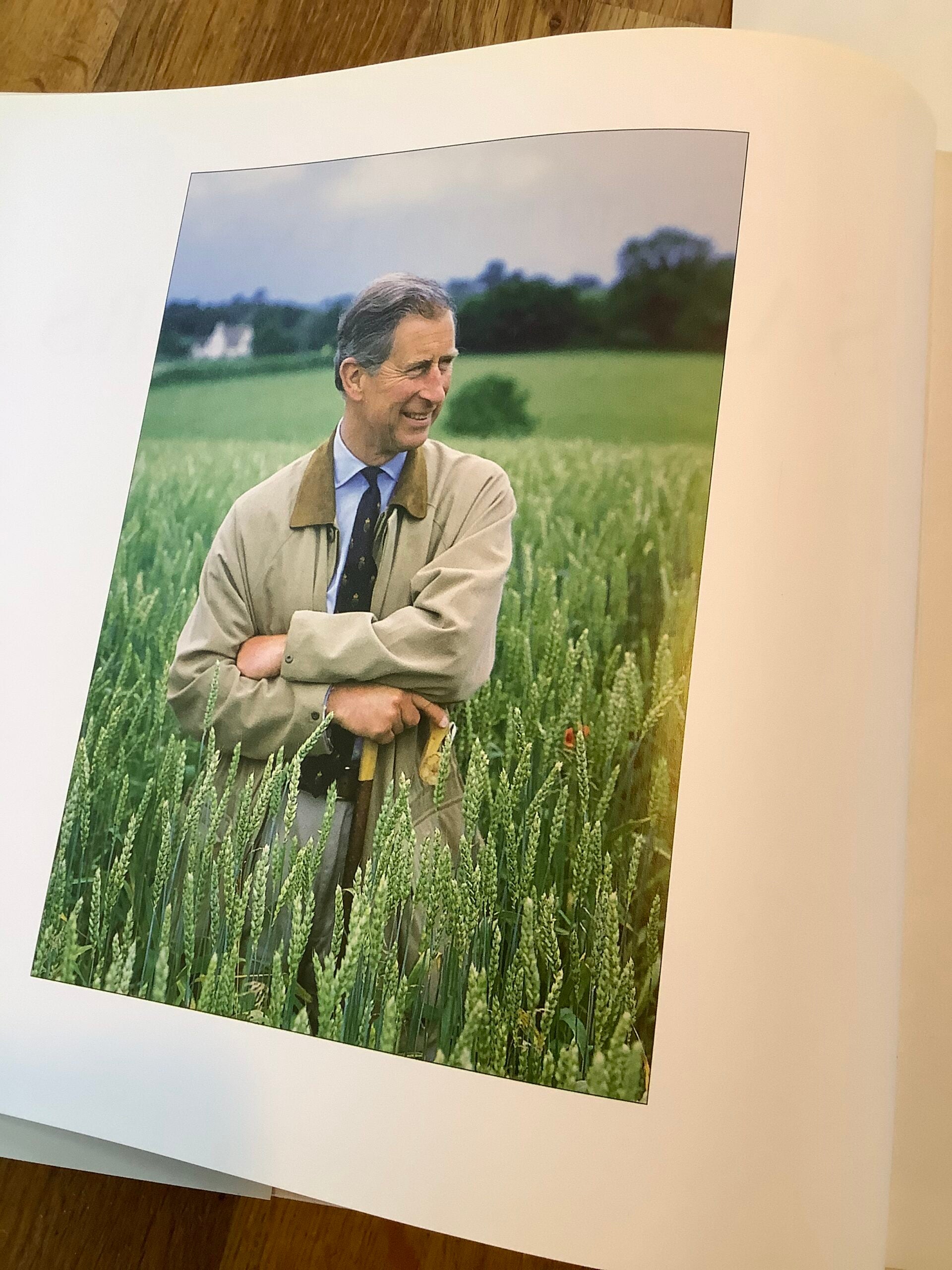 A Celebration Of Salmon Rivers with a Forward by HRH the Prince Of Wales