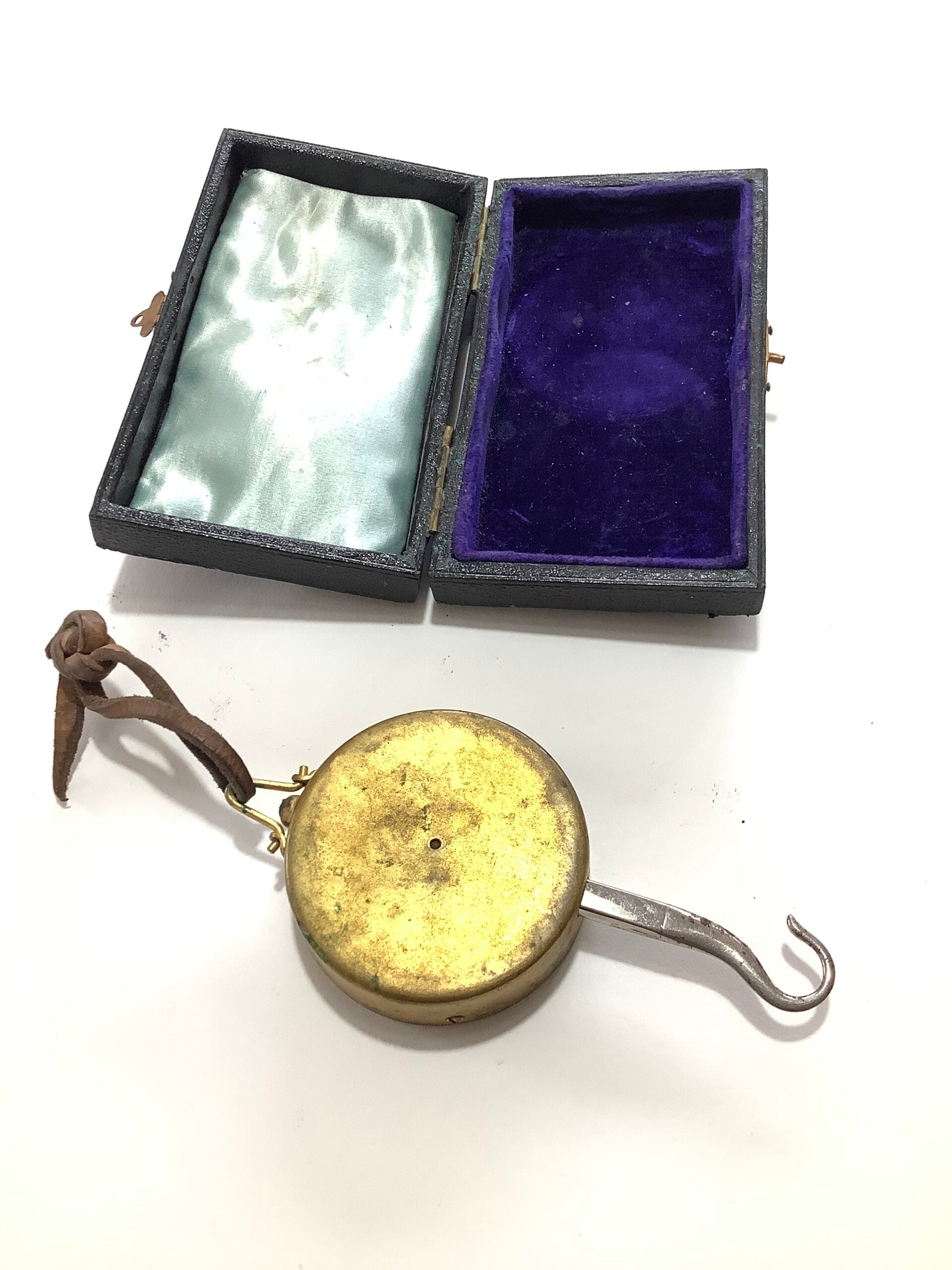Important Piece of Angling History MR.F.M.H HALFORDS Very own Fish weighing Balance 1890